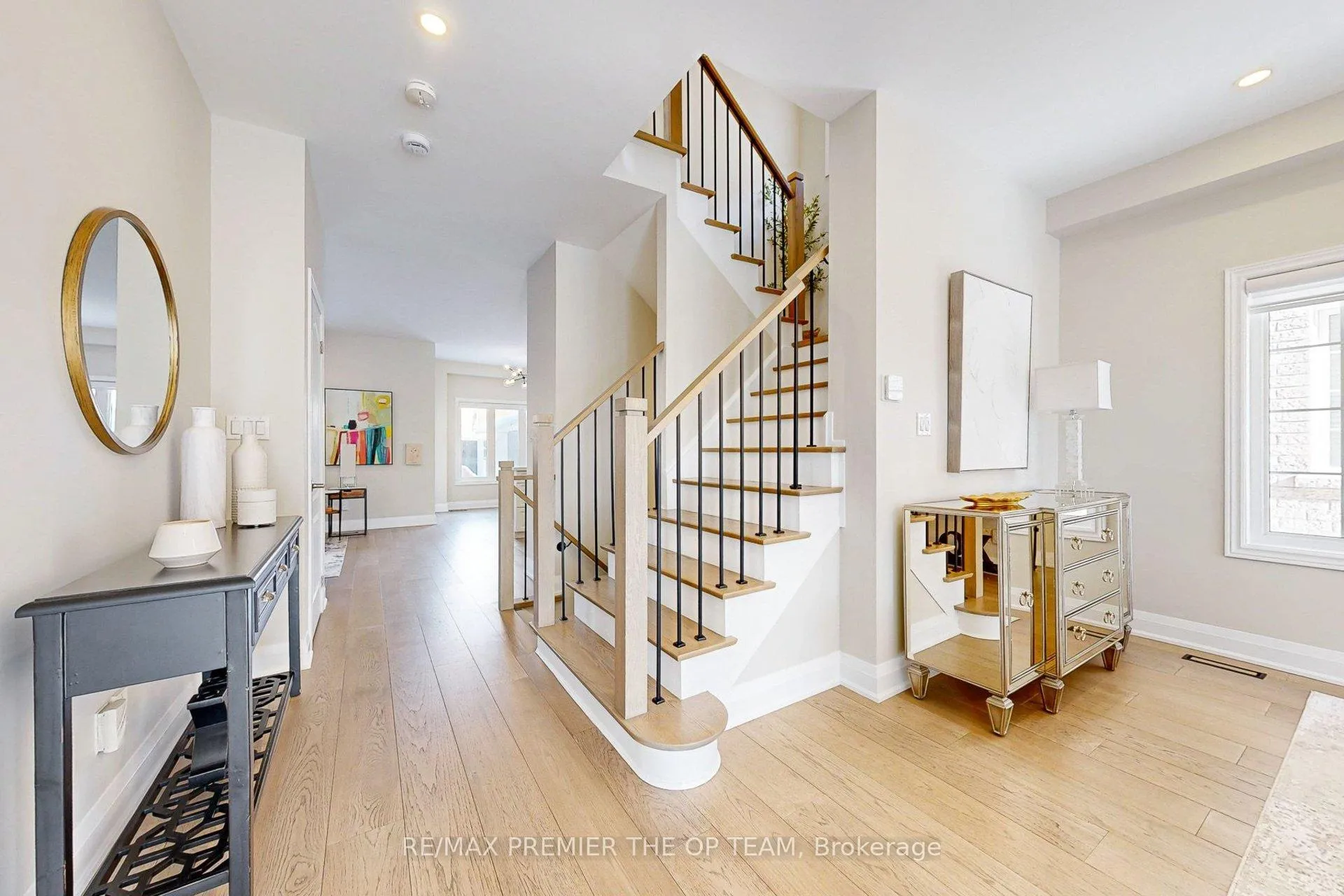 Photo 7 of 96 Saint Victor Drive, Vaughan, Vellore Village — HOMEH