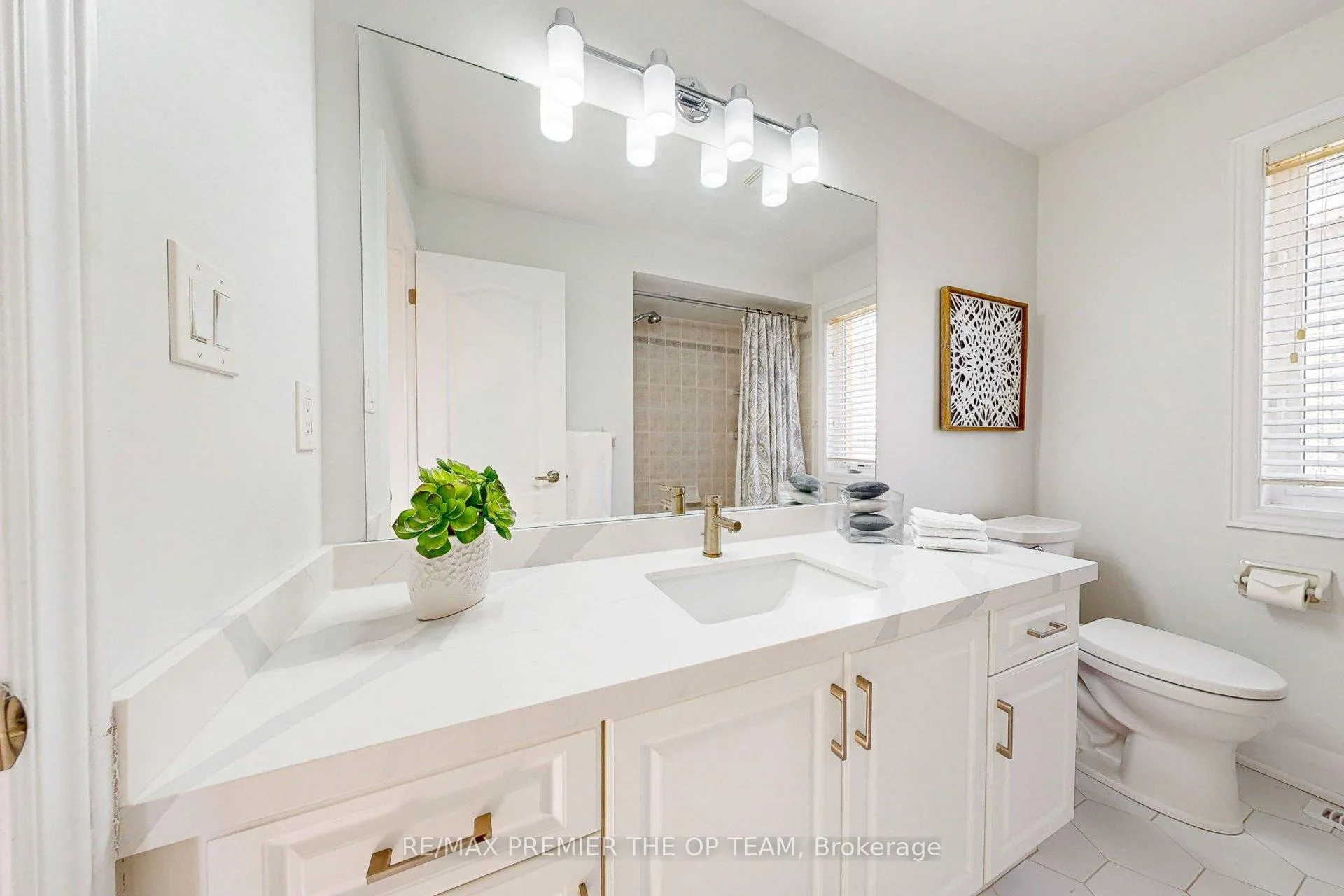 Photo 26 of 96 Saint Victor Drive, Vaughan, Vellore Village — HOMEH