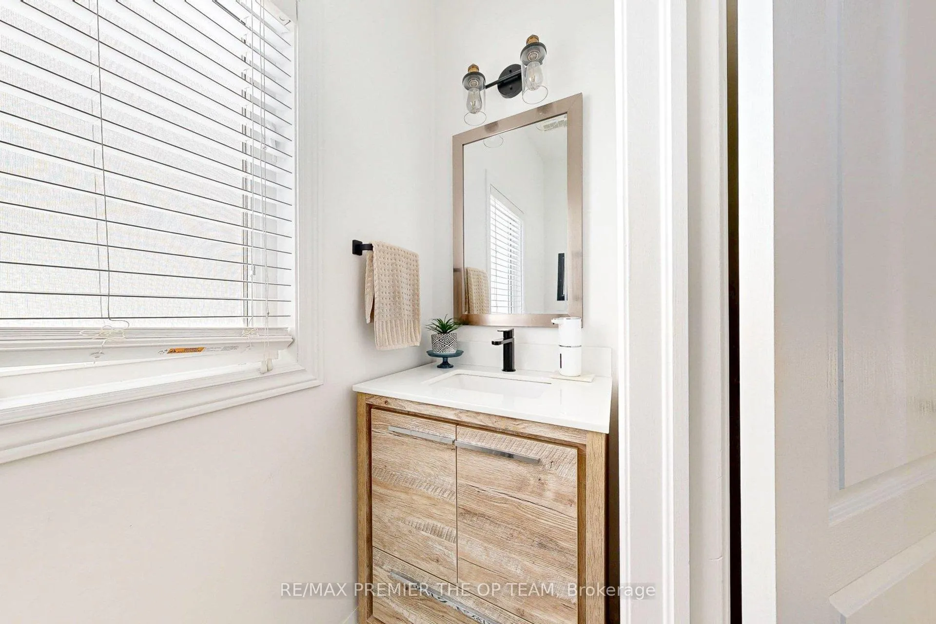 Photo 30 of 96 Saint Victor Drive, Vaughan, Vellore Village — HOMEH