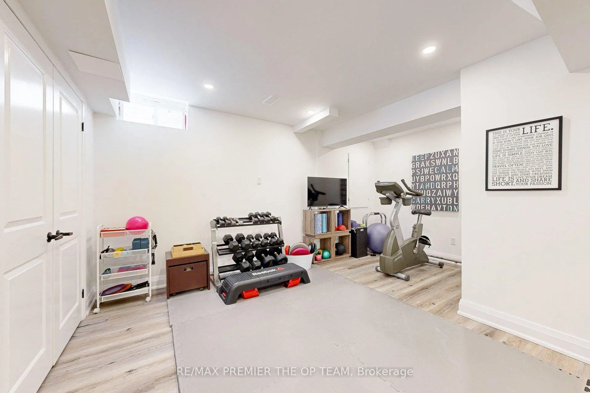 Photo 32 of 96 Saint Victor Drive, Vaughan, Vellore Village — HOMEH