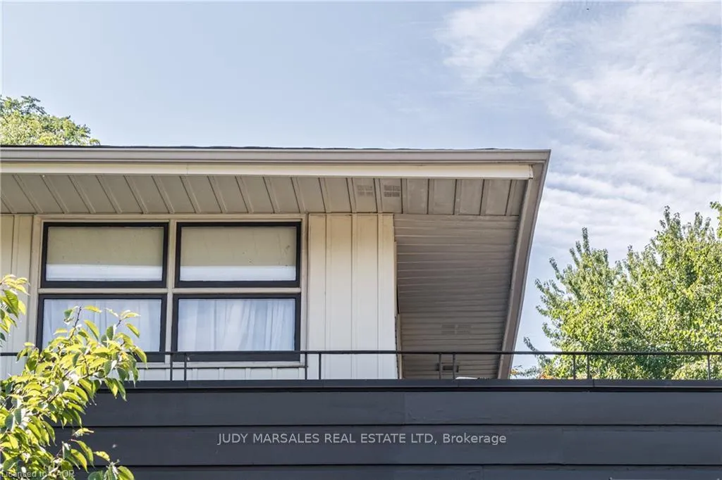 Photo 5 of 6 Freeland Court, Hamilton, Westdale — HOMEH