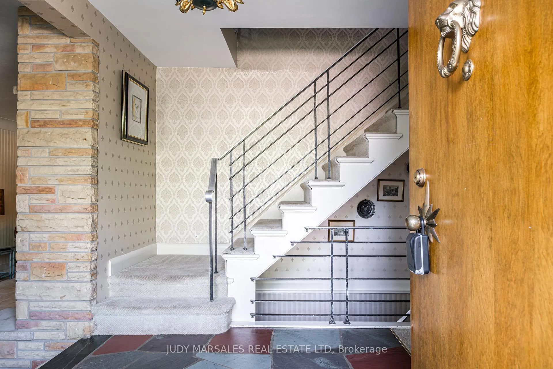 Photo 8 of 6 Freeland Court, Hamilton, Westdale — HOMEH