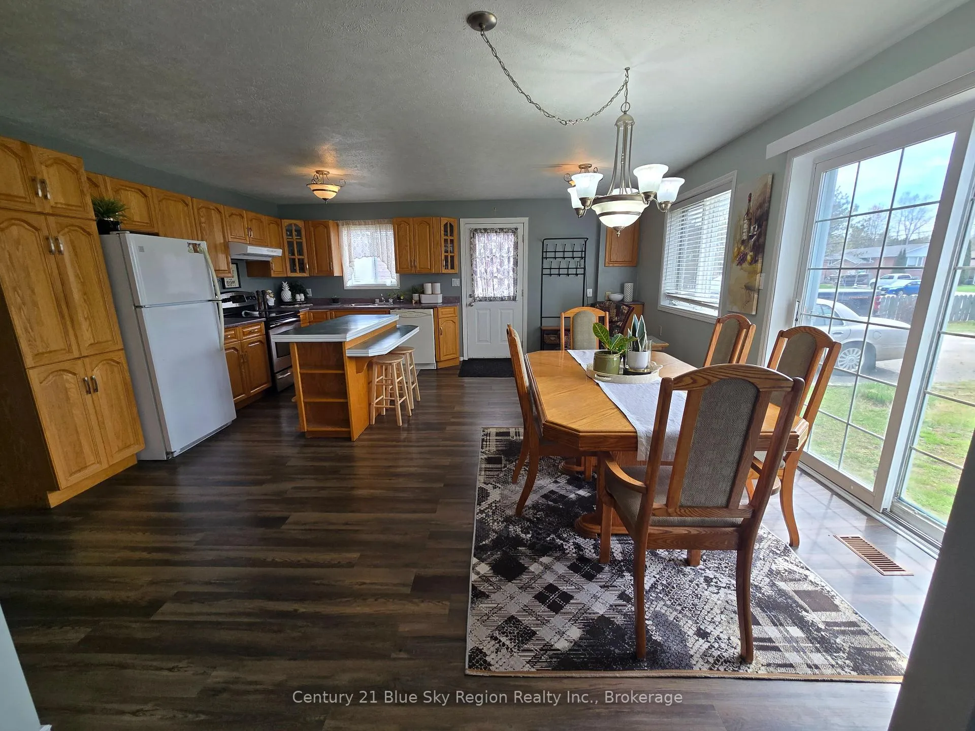 Photo 5 of 498 Nipissing Street, West Nipissing, Sturgeon Falls — HOMEH