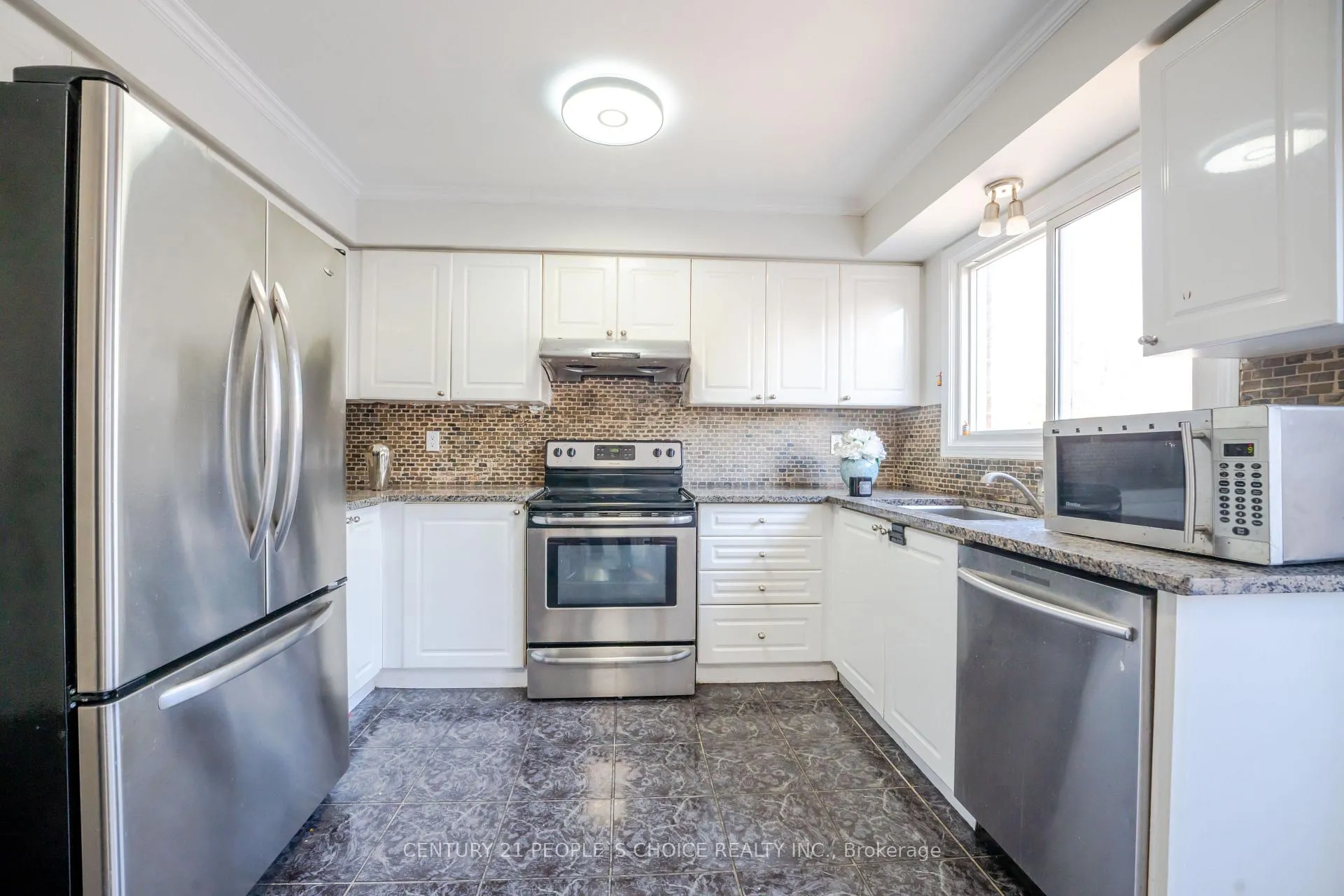 Photo 16 of 7 Mount Fuji Crescent, Brampton, Sandringham-Wellington — HOMEH