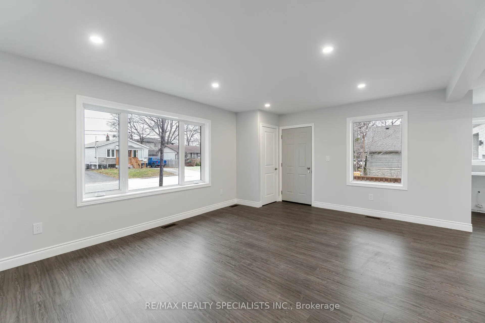 Photo 19 of 9 Frances Avenue, Hamilton, Lakeshore — HOMEH