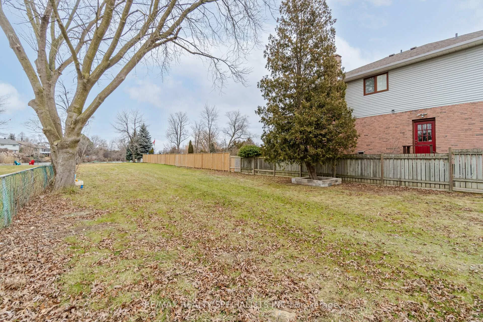 Photo 24 of 9 Frances Avenue, Hamilton, Lakeshore — HOMEH