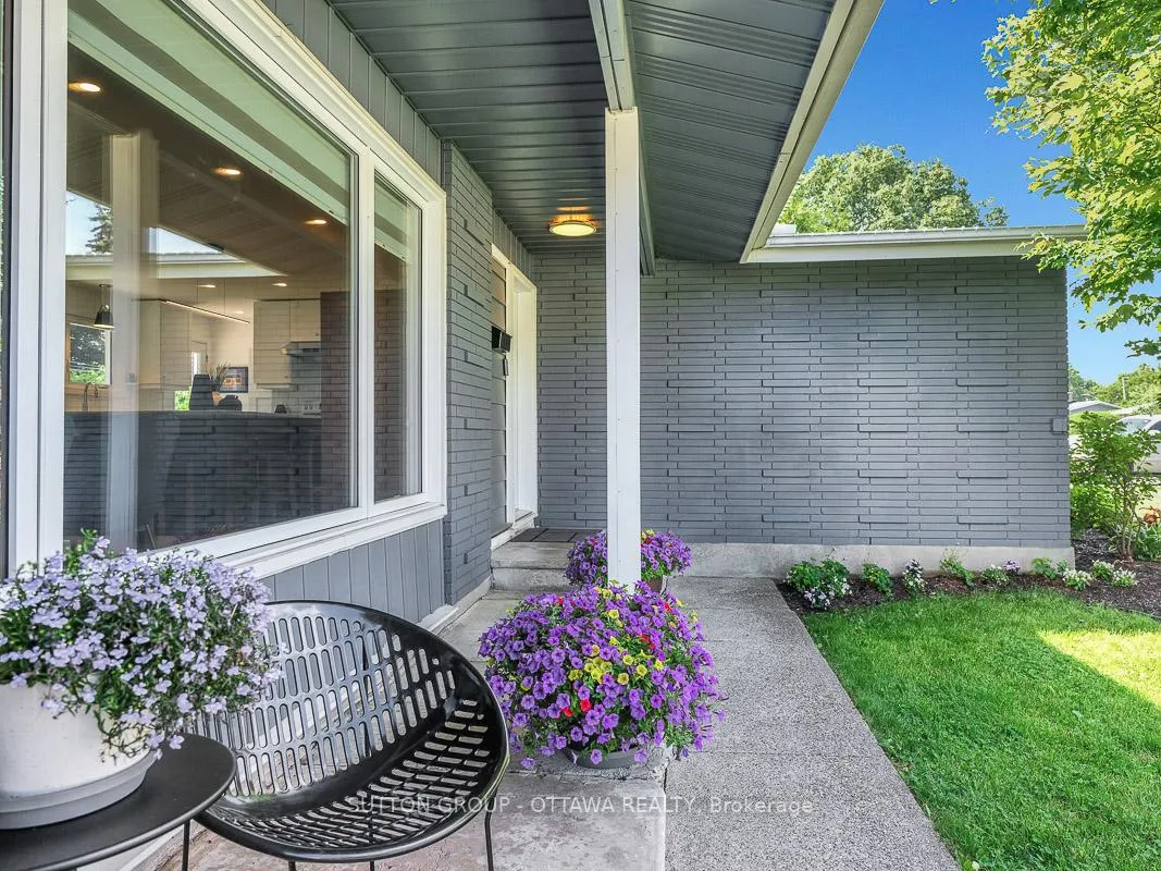 Photo 2 of 1162 Deer Park Road, Ottawa, City View/Skyline/Fisher Heights/Parkwood Hills — HOMEH