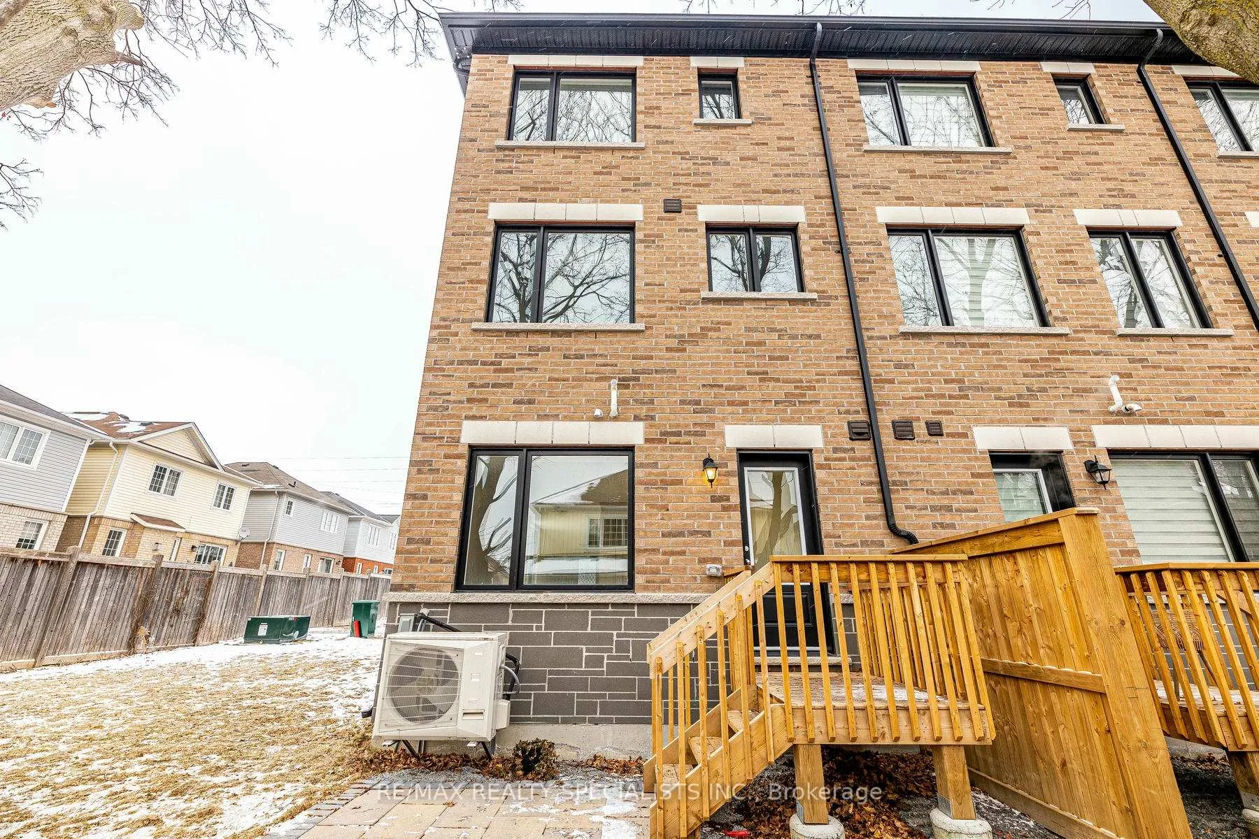 Photo 6 of 1474 Grand Prairie Path W, Oshawa, Taunton — HOMEH