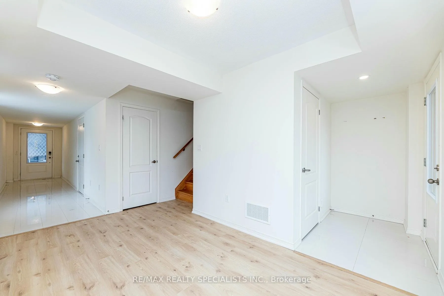 Photo 11 of 1474 Grand Prairie Path W, Oshawa, Taunton — HOMEH