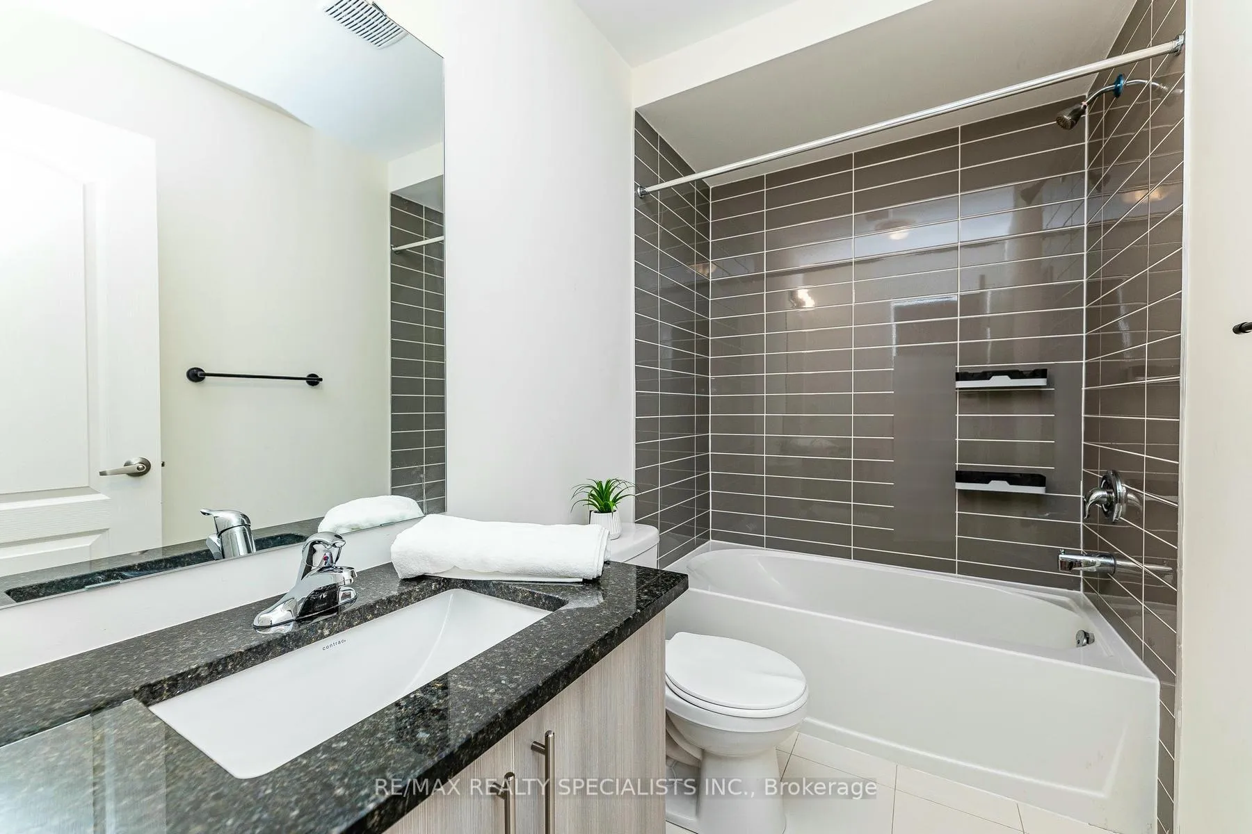 Photo 34 of 1474 Grand Prairie Path W, Oshawa, Taunton — HOMEH