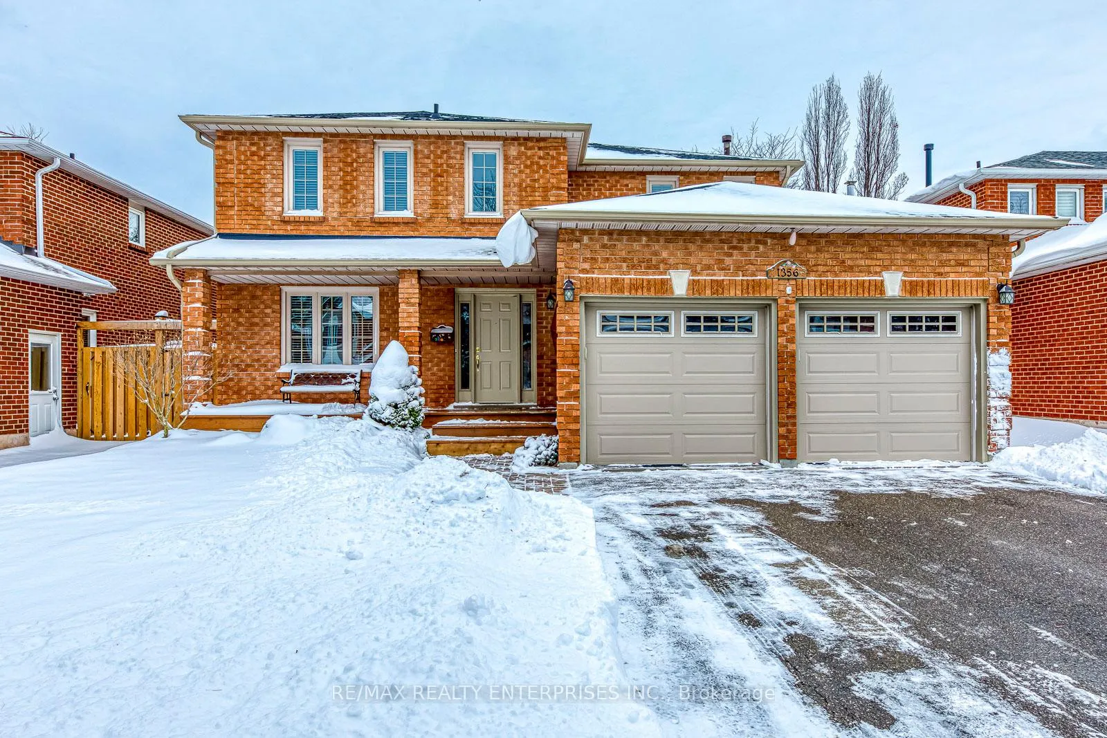Photo 2 of 1356 Chedboro Crescent, Oakville, Clearview — HOMEH