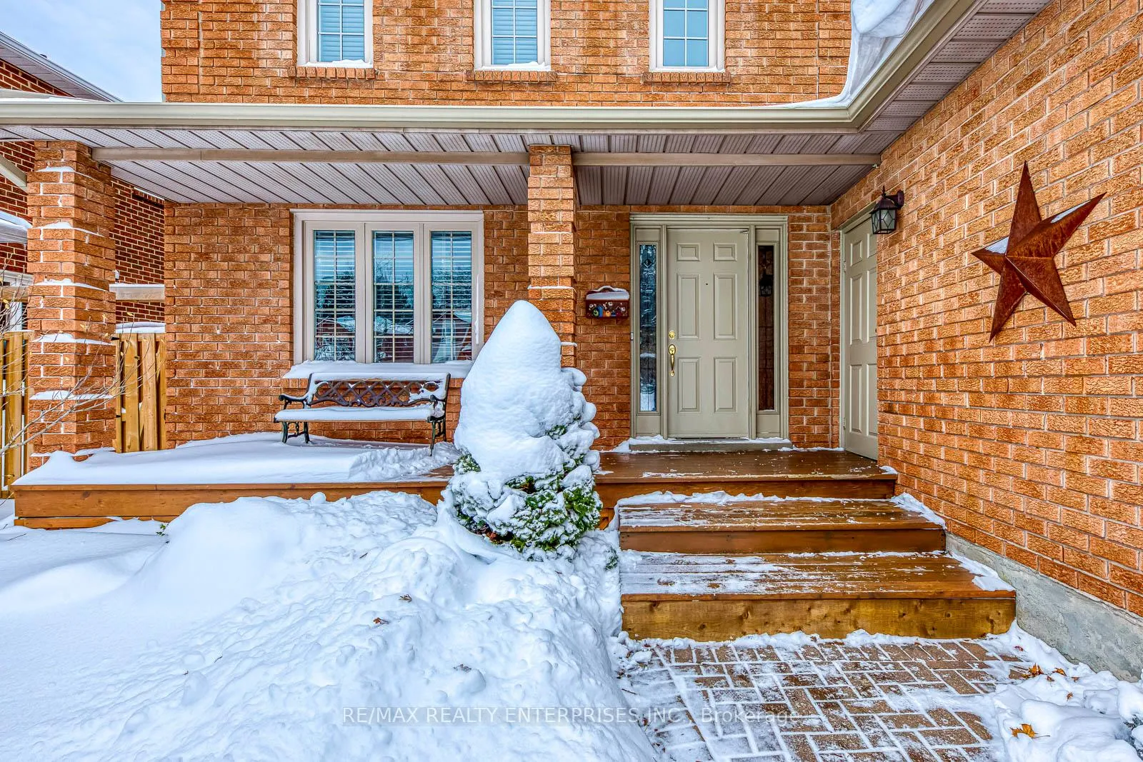 Photo 3 of 1356 Chedboro Crescent, Oakville, Clearview — HOMEH