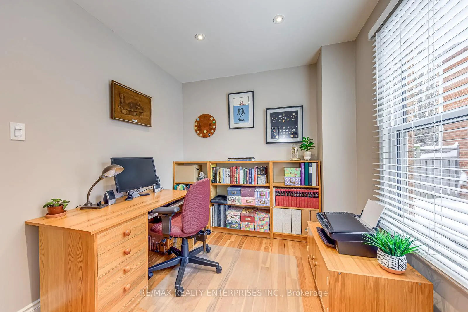 Photo 17 of 1356 Chedboro Crescent, Oakville, Clearview — HOMEH