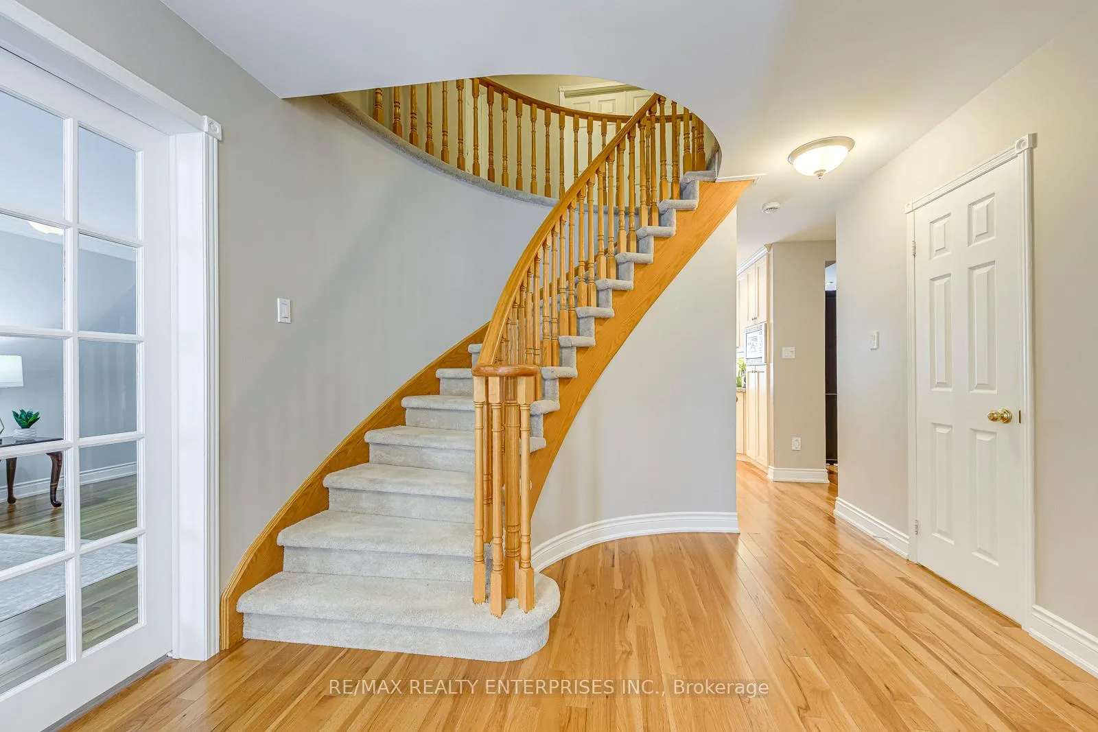 Photo 19 of 1356 Chedboro Crescent, Oakville, Clearview — HOMEH