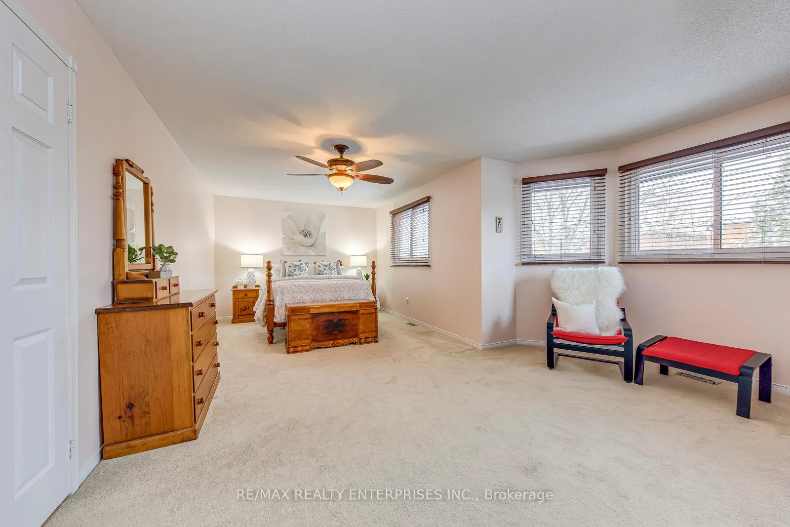 Photo 21 of 1356 Chedboro Crescent, Oakville, Clearview — HOMEH