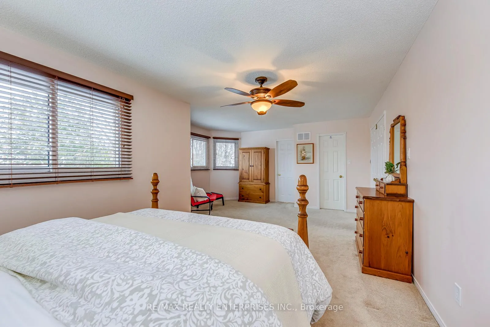 Photo 22 of 1356 Chedboro Crescent, Oakville, Clearview — HOMEH