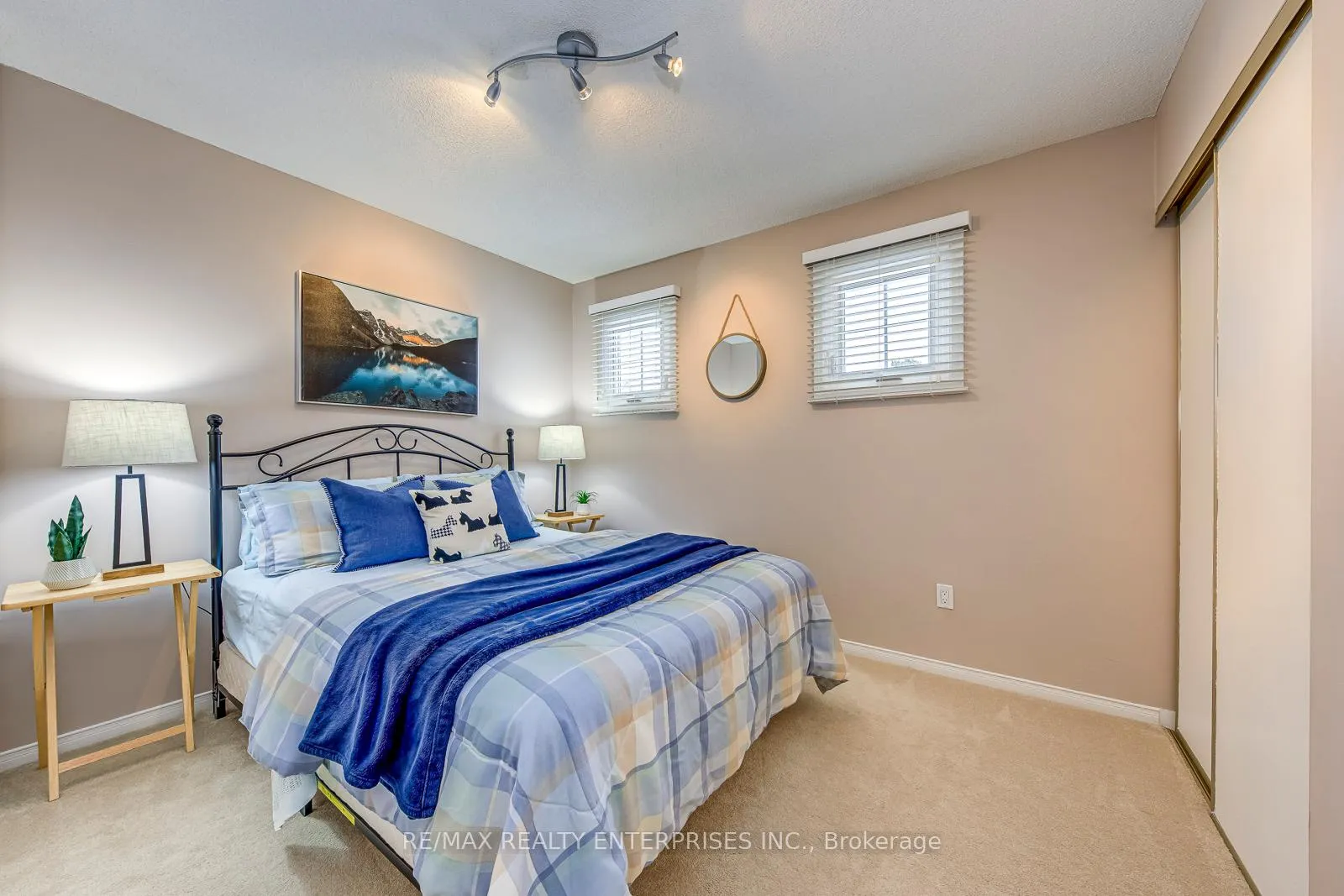 Photo 27 of 1356 Chedboro Crescent, Oakville, Clearview — HOMEH