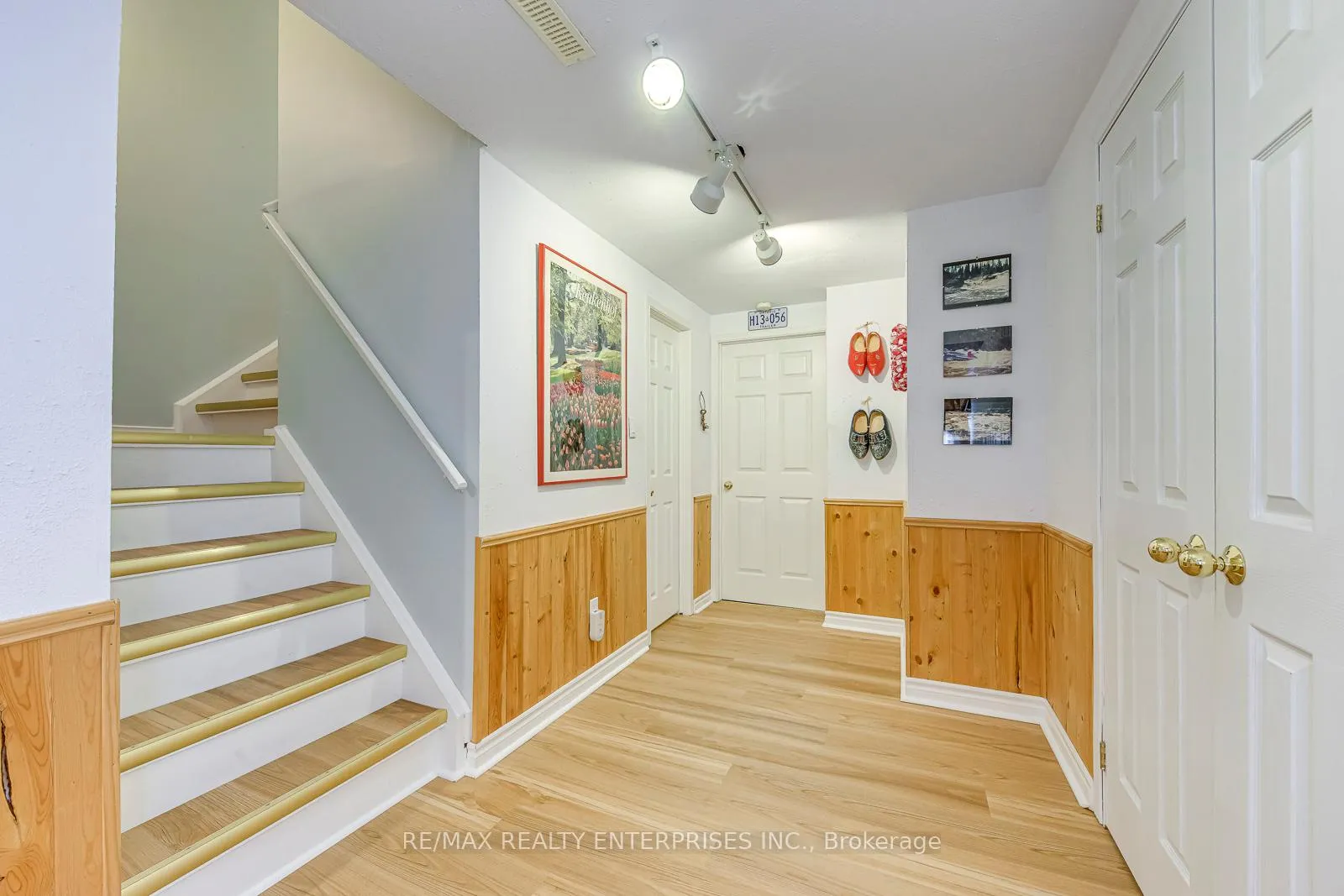 Photo 32 of 1356 Chedboro Crescent, Oakville, Clearview — HOMEH
