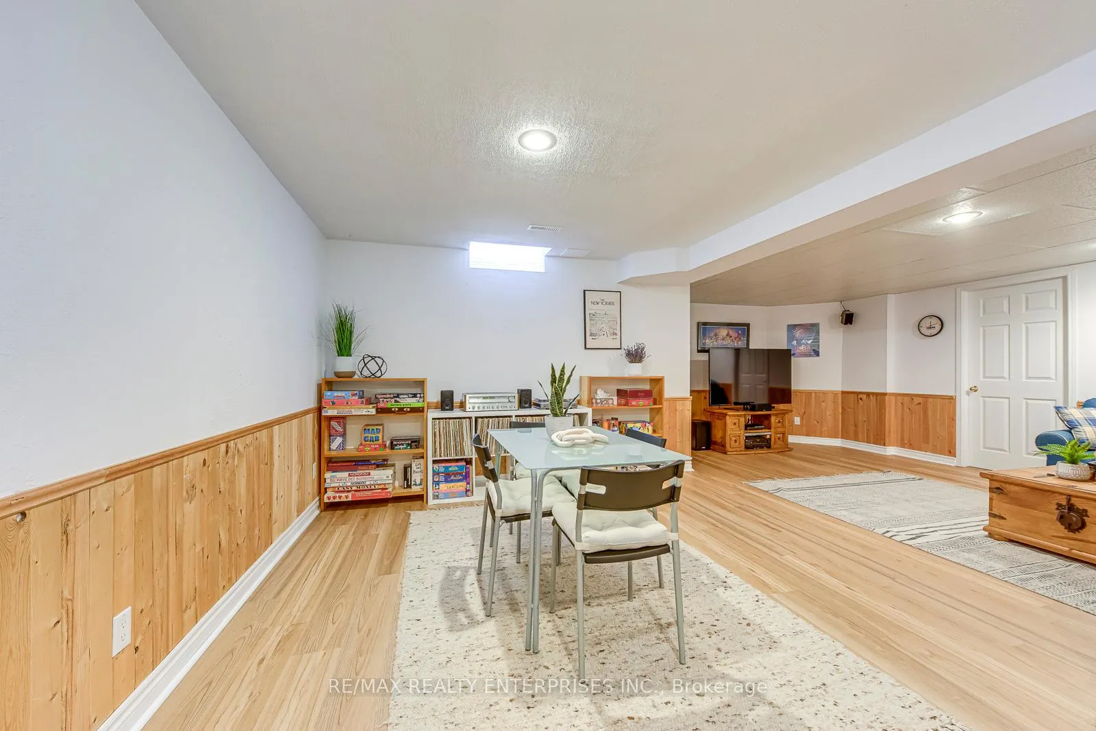 Photo 35 of 1356 Chedboro Crescent, Oakville, Clearview — HOMEH