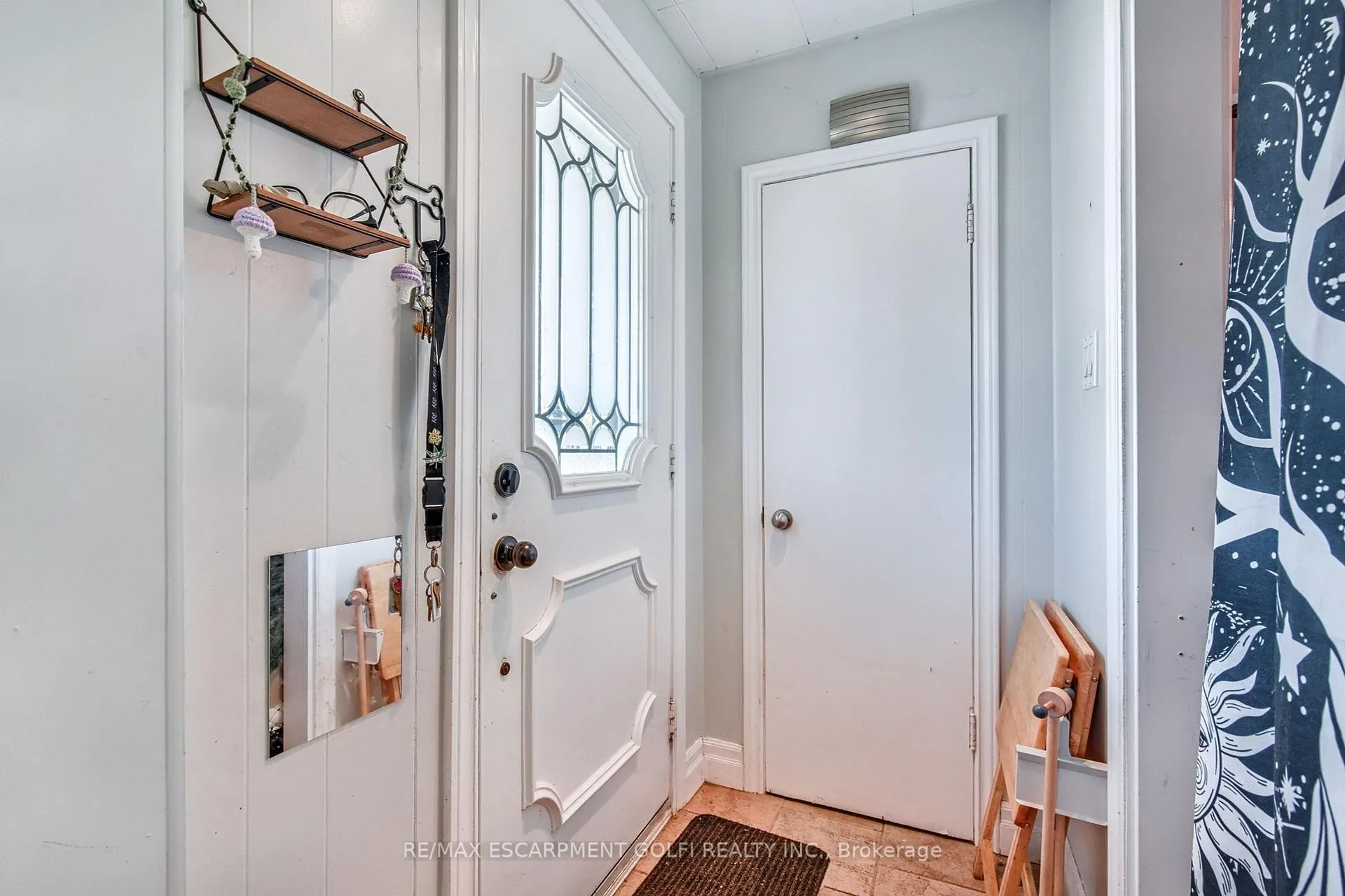 Photo 5 of 101 Aberfoyle Avenue, Hamilton, Rosedale — HOMEH