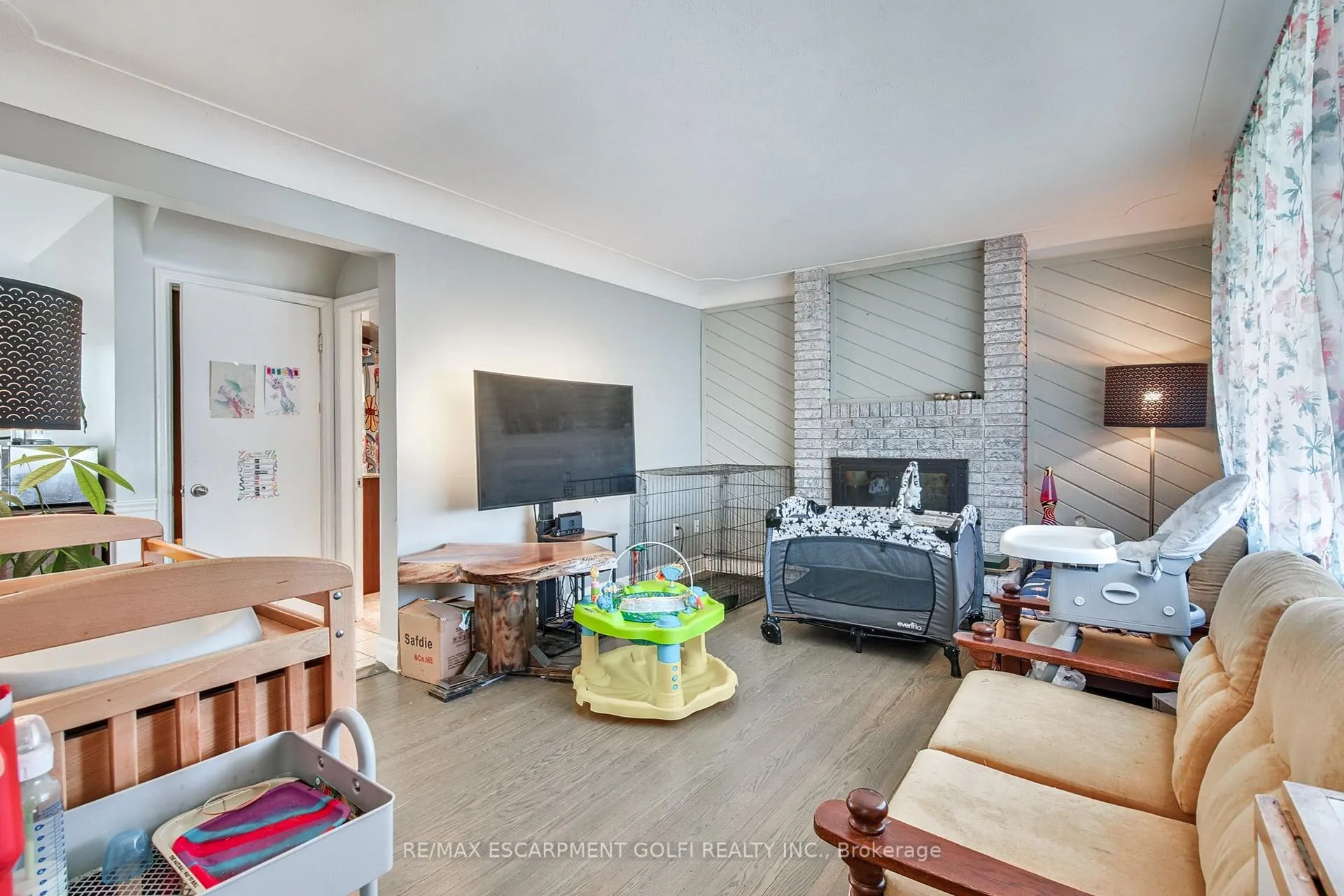 Photo 8 of 101 Aberfoyle Avenue, Hamilton, Rosedale — HOMEH
