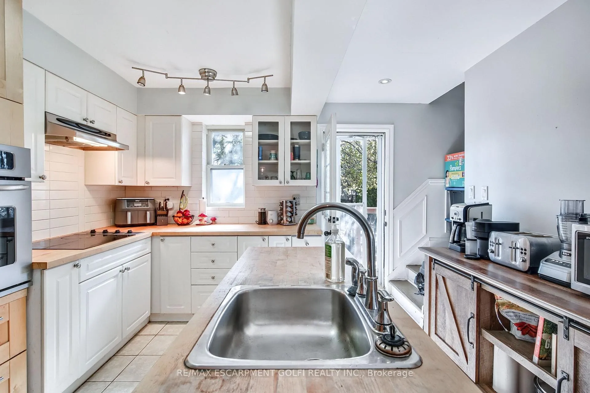 Photo 12 of 101 Aberfoyle Avenue, Hamilton, Rosedale — HOMEH