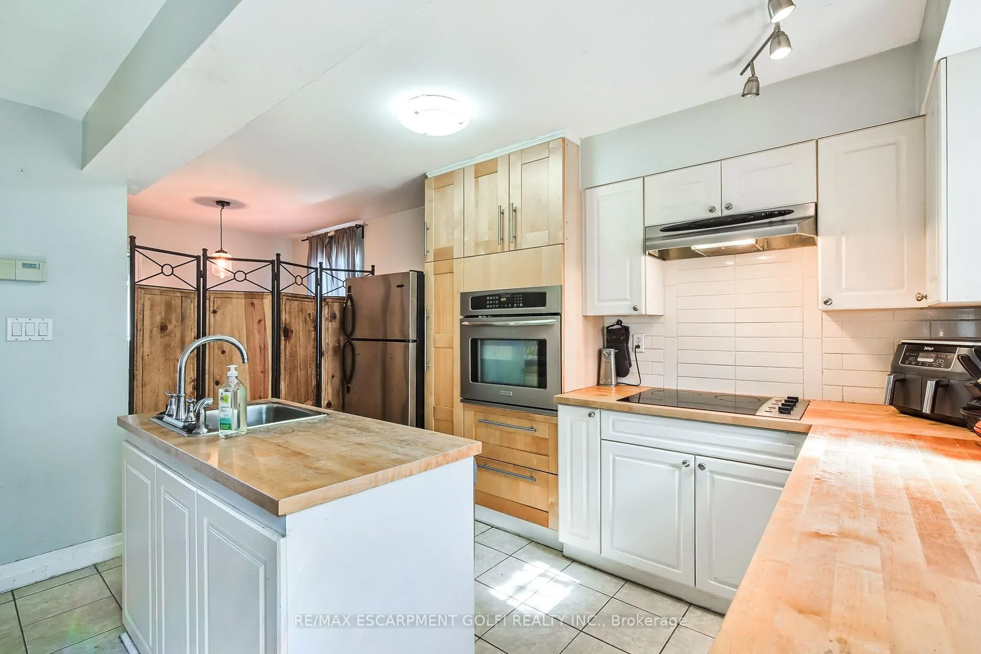 Photo 17 of 101 Aberfoyle Avenue, Hamilton, Rosedale — HOMEH