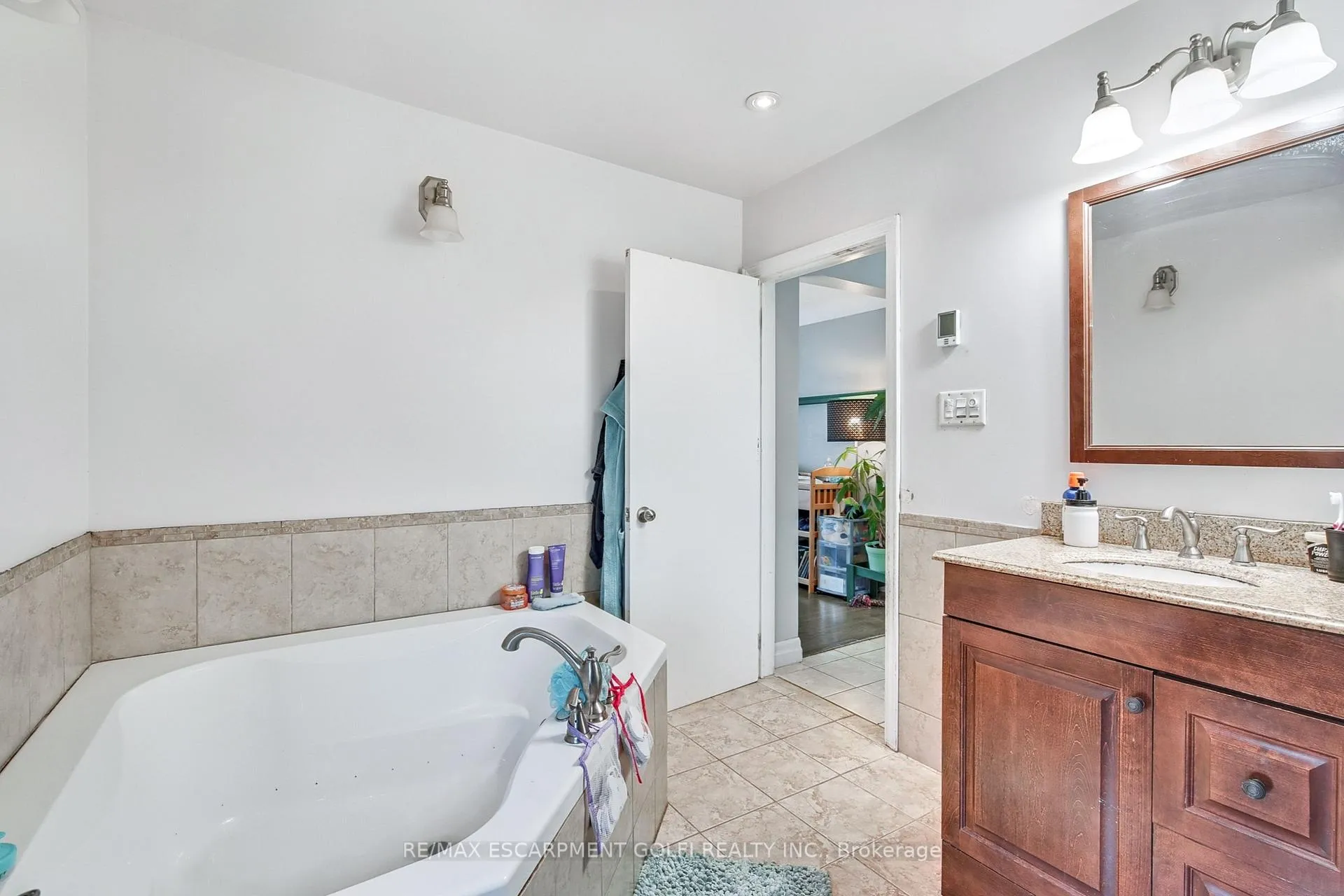 Photo 19 of 101 Aberfoyle Avenue, Hamilton, Rosedale — HOMEH