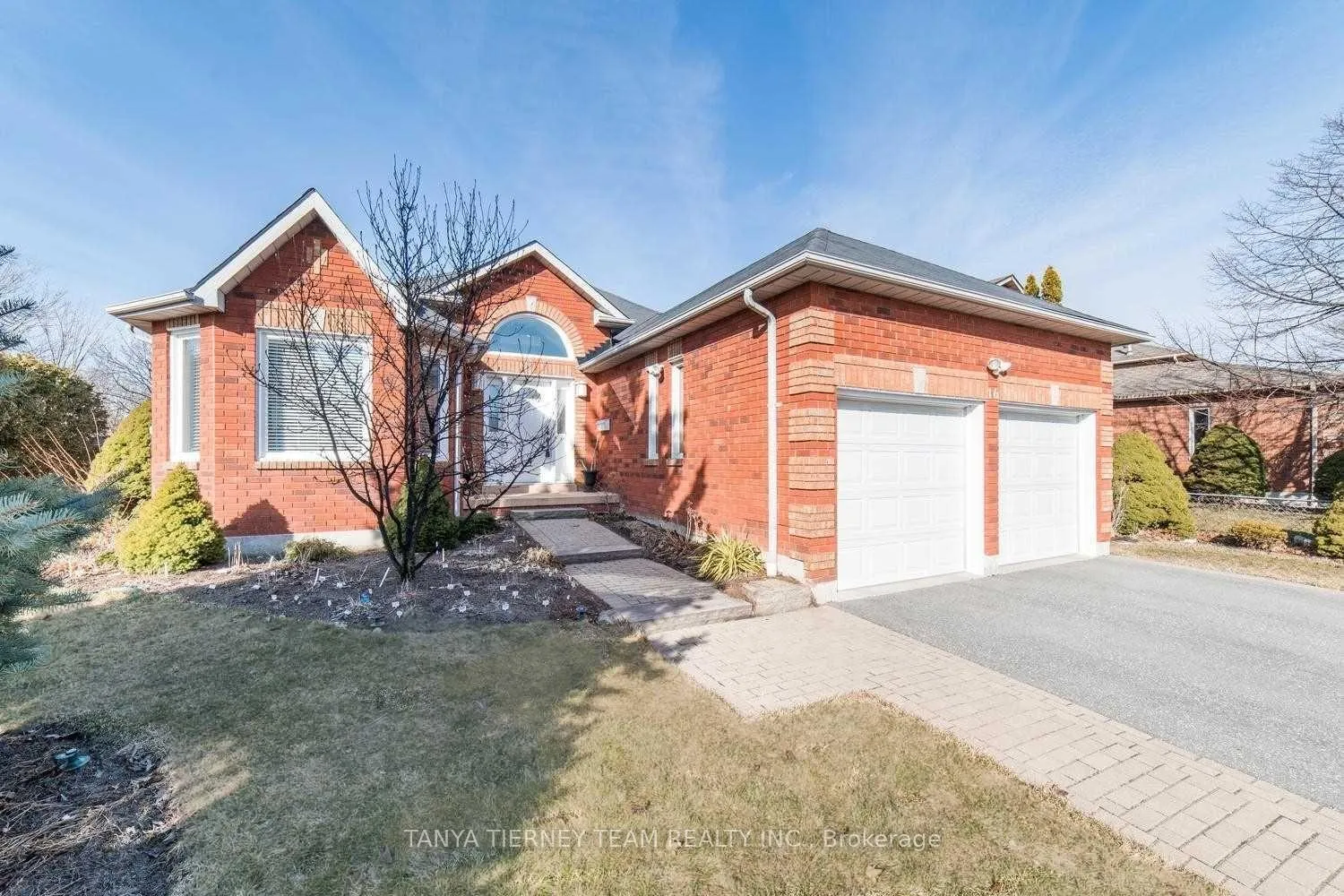 Photo 2 of 16 Milne Street, Whitby, Downtown Whitby — HOMEH