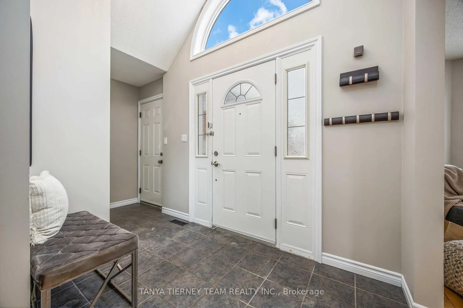 Photo 6 of 16 Milne Street, Whitby, Downtown Whitby — HOMEH