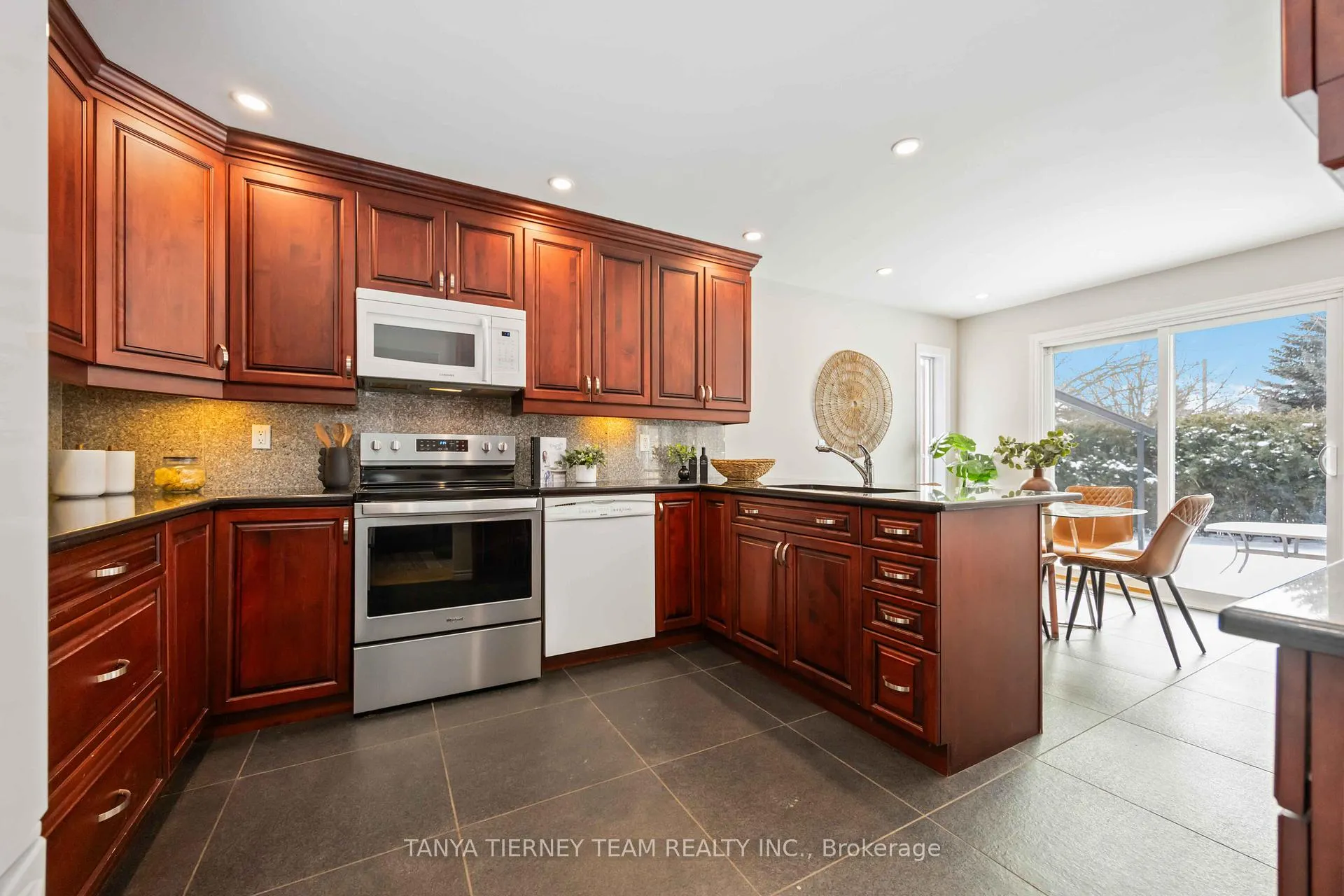 Photo 23 of 16 Milne Street, Whitby, Downtown Whitby — HOMEH
