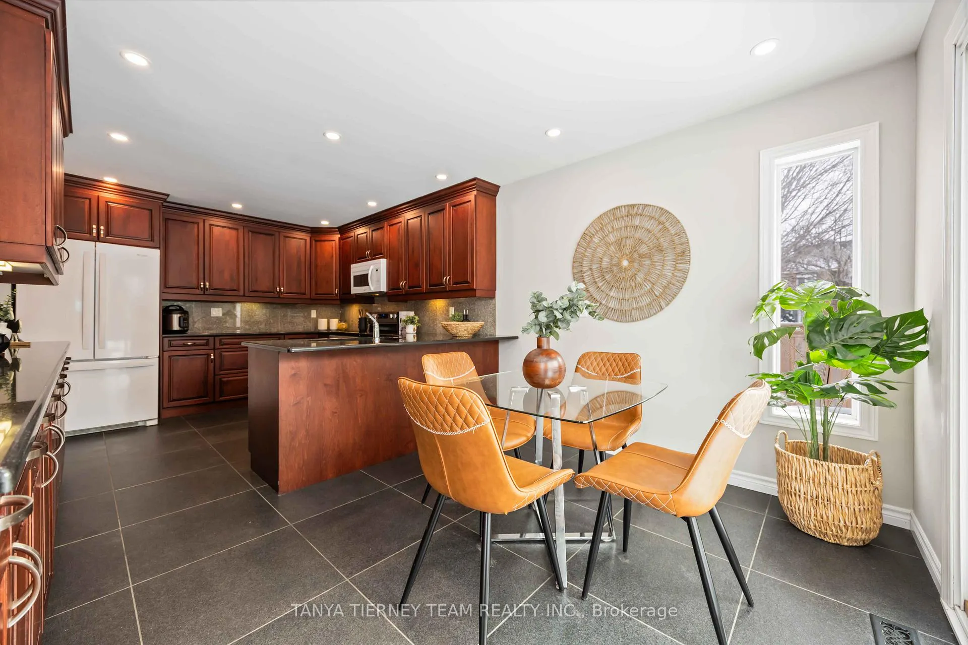 Photo 31 of 16 Milne Street, Whitby, Downtown Whitby — HOMEH