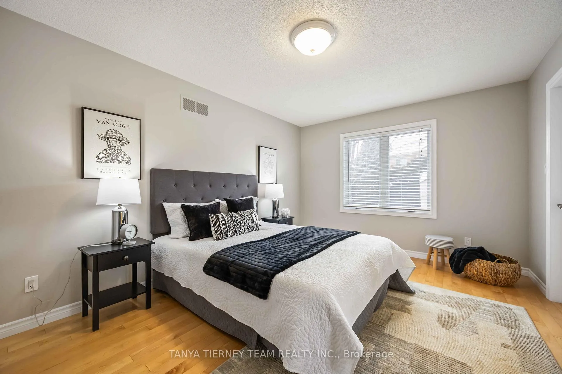 Photo 33 of 16 Milne Street, Whitby, Downtown Whitby — HOMEH