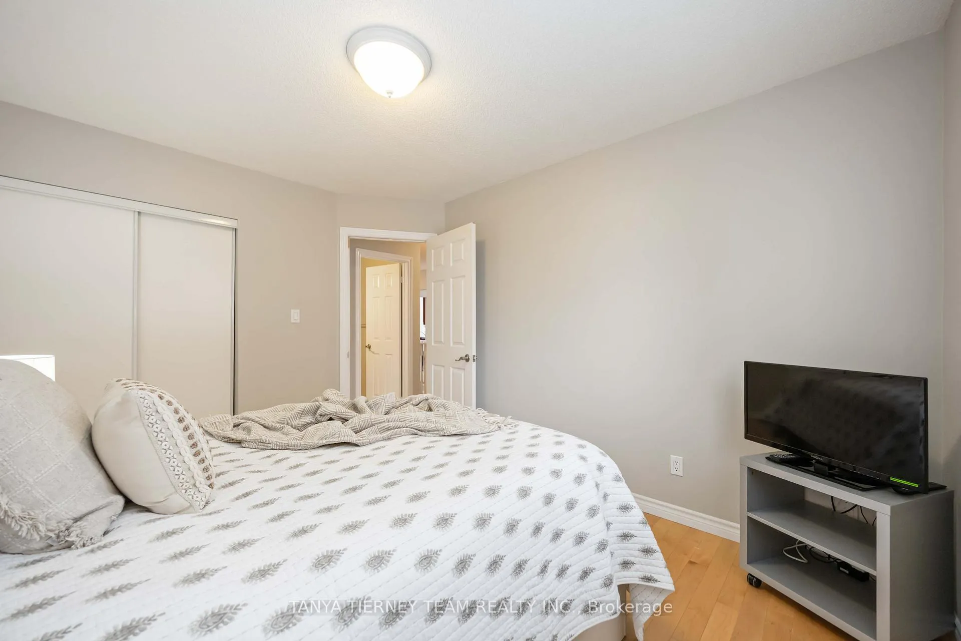 Photo 38 of 16 Milne Street, Whitby, Downtown Whitby — HOMEH