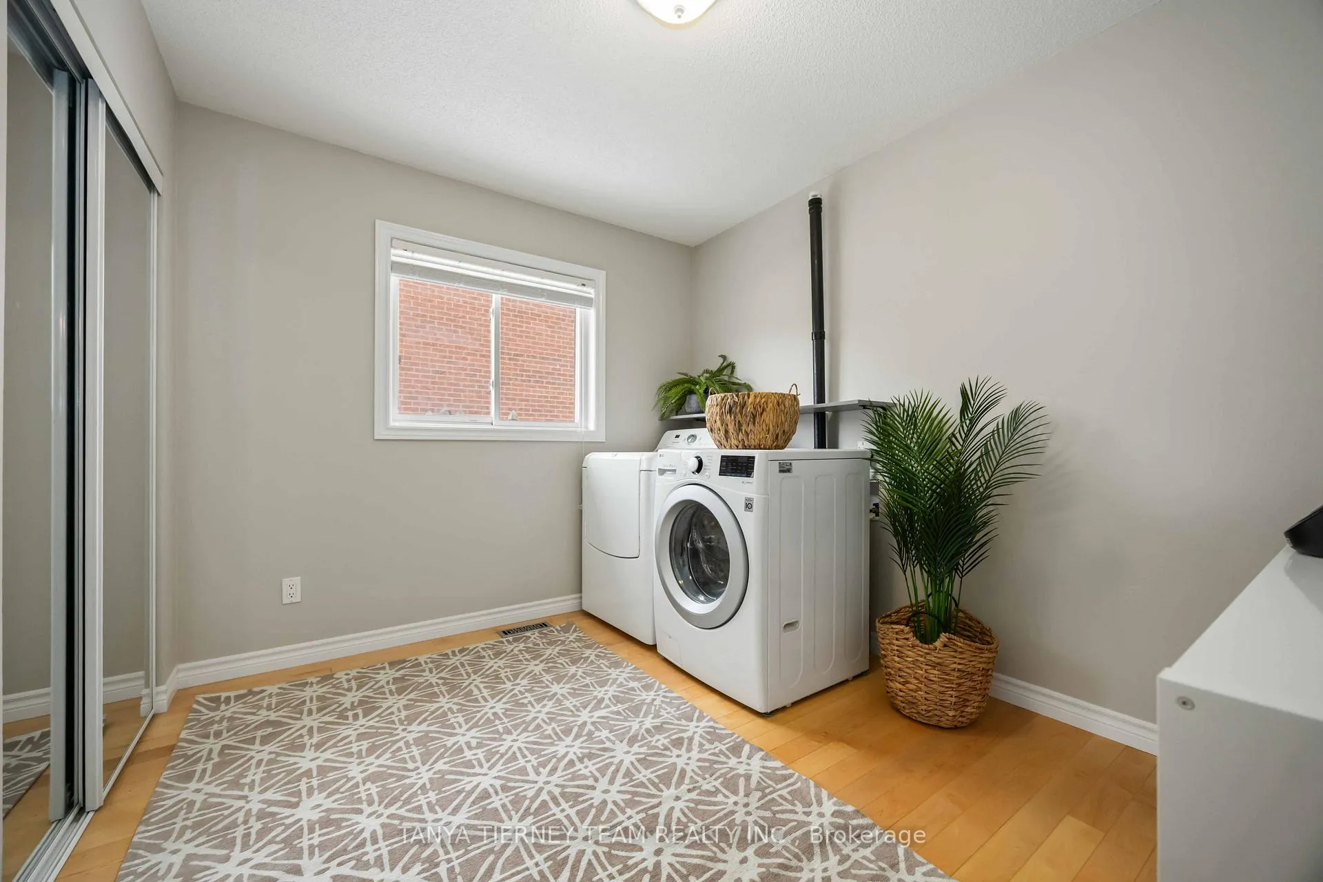Photo 39 of 16 Milne Street, Whitby, Downtown Whitby — HOMEH
