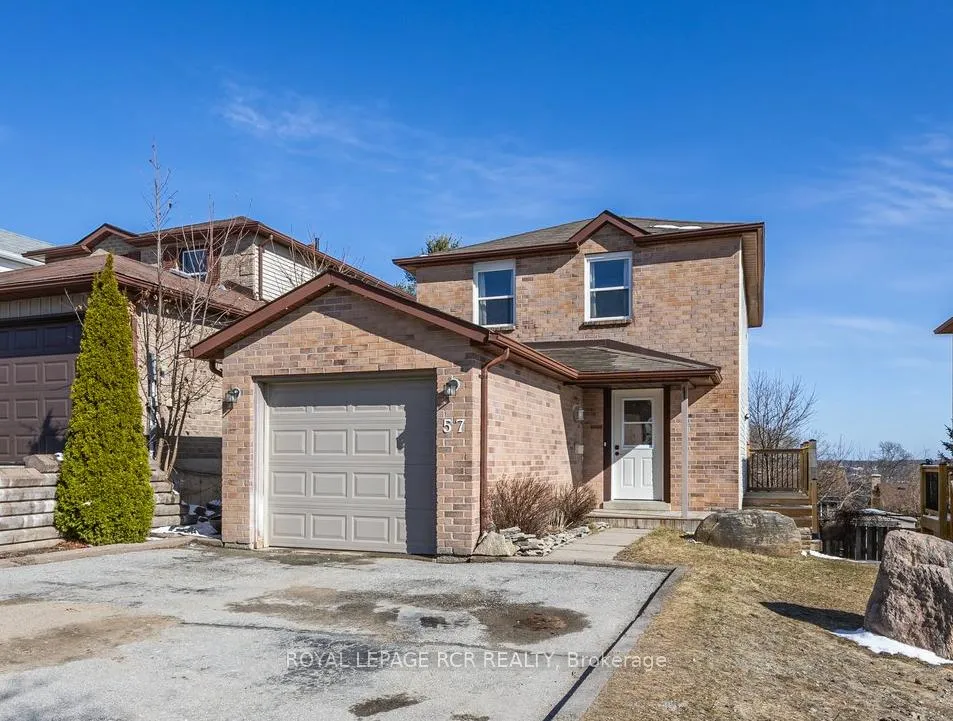 Photo 2 of 57 Browning Trail, Barrie, Letitia Heights — HOMEH