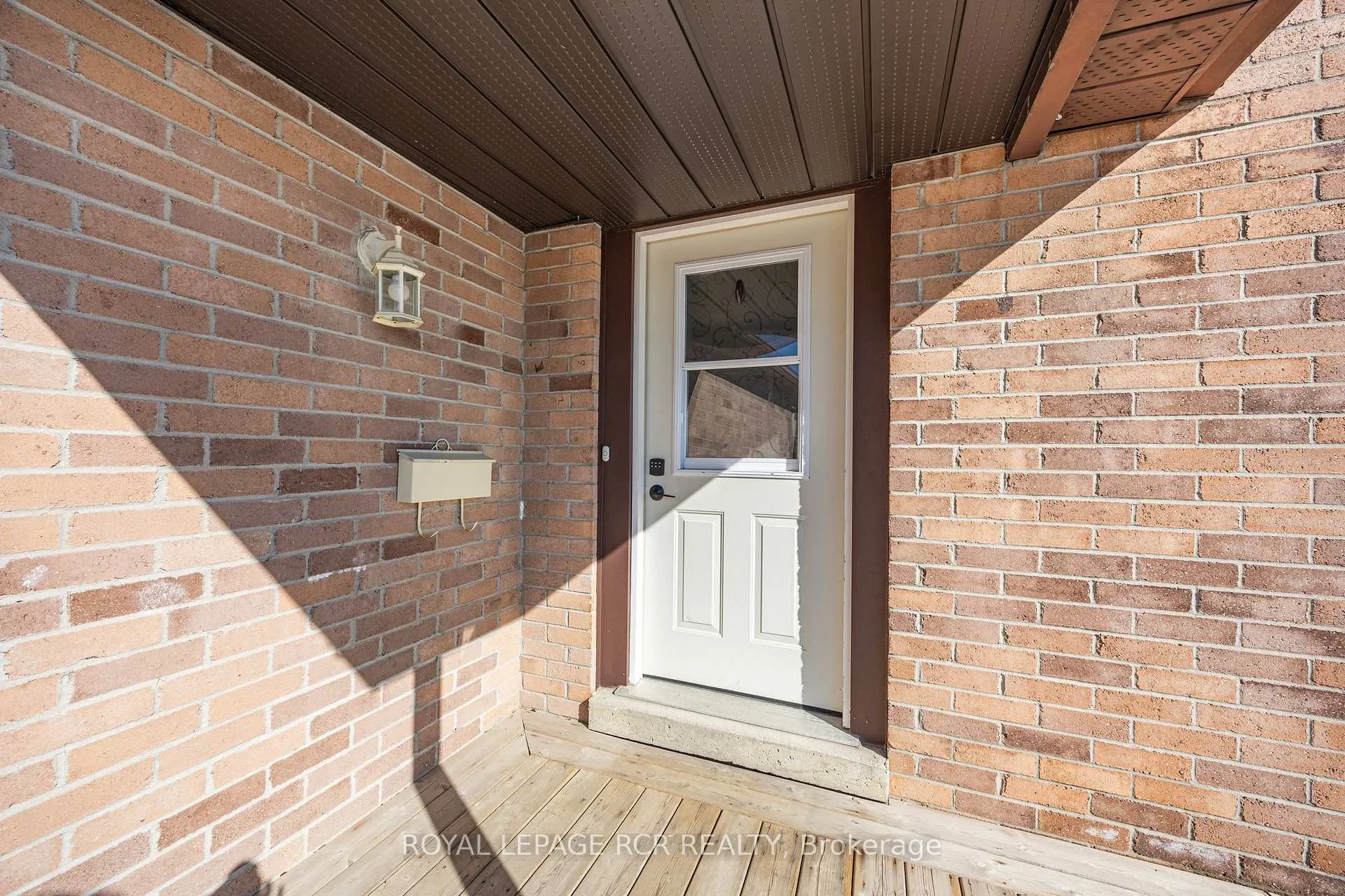 Photo 3 of 57 Browning Trail, Barrie, Letitia Heights — HOMEH