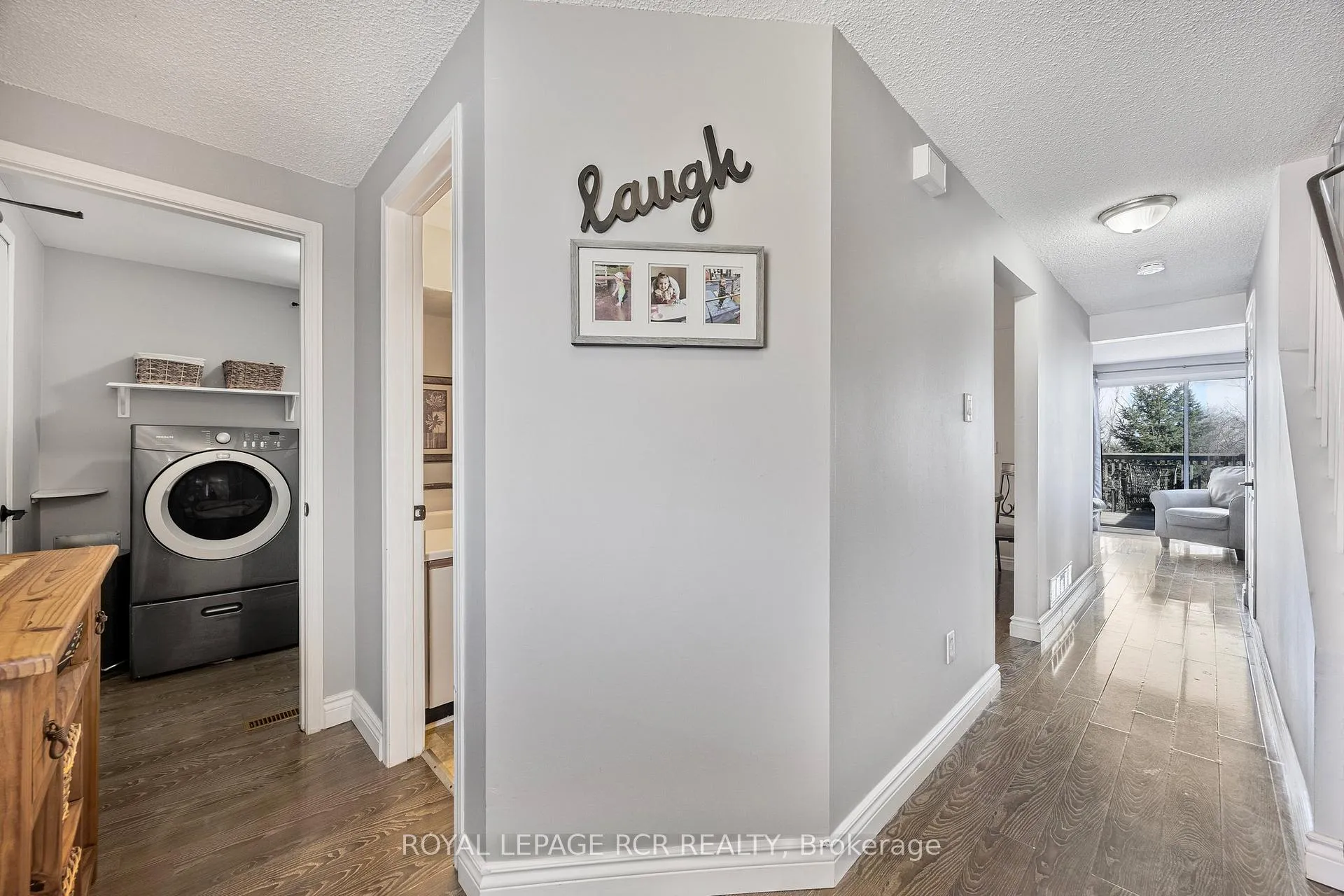 Photo 4 of 57 Browning Trail, Barrie, Letitia Heights — HOMEH