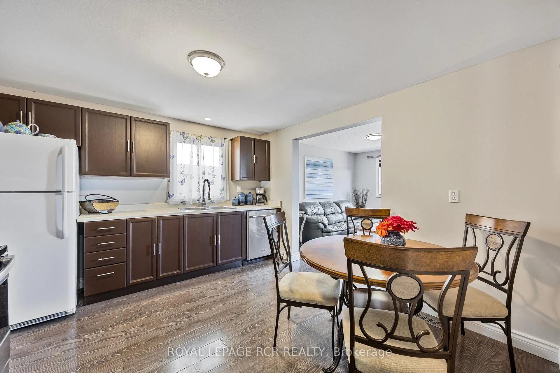 Photo 5 of 57 Browning Trail, Barrie, Letitia Heights — HOMEH