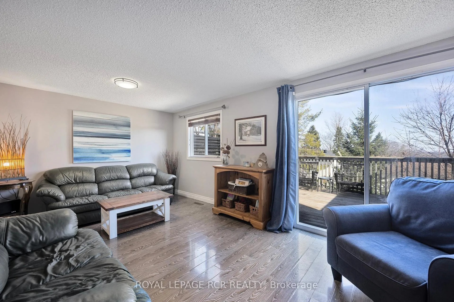 Photo 11 of 57 Browning Trail, Barrie, Letitia Heights — HOMEH
