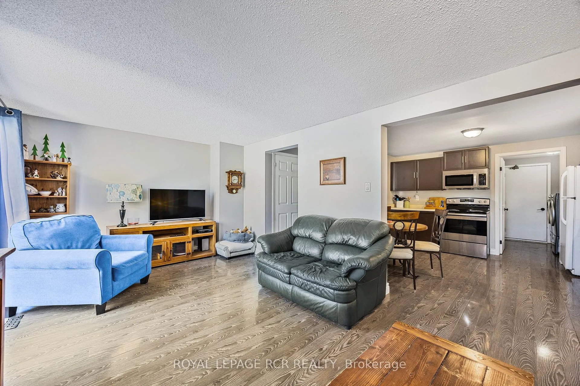 Photo 13 of 57 Browning Trail, Barrie, Letitia Heights — HOMEH