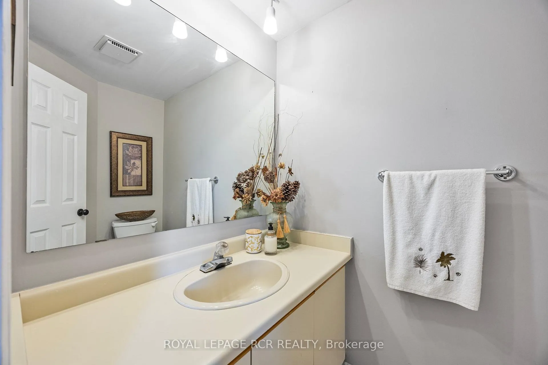 Photo 15 of 57 Browning Trail, Barrie, Letitia Heights — HOMEH
