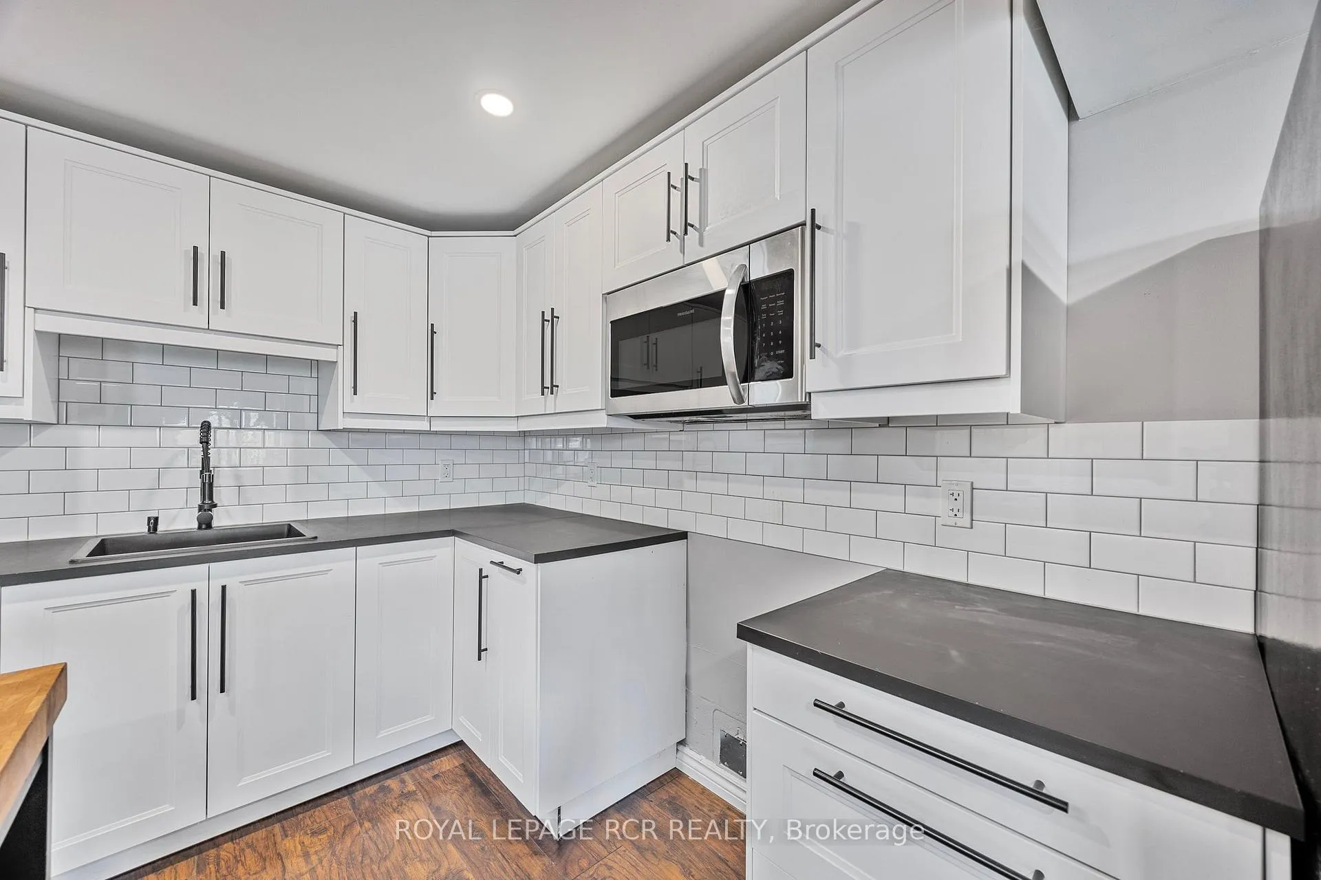 Photo 19 of 57 Browning Trail, Barrie, Letitia Heights — HOMEH