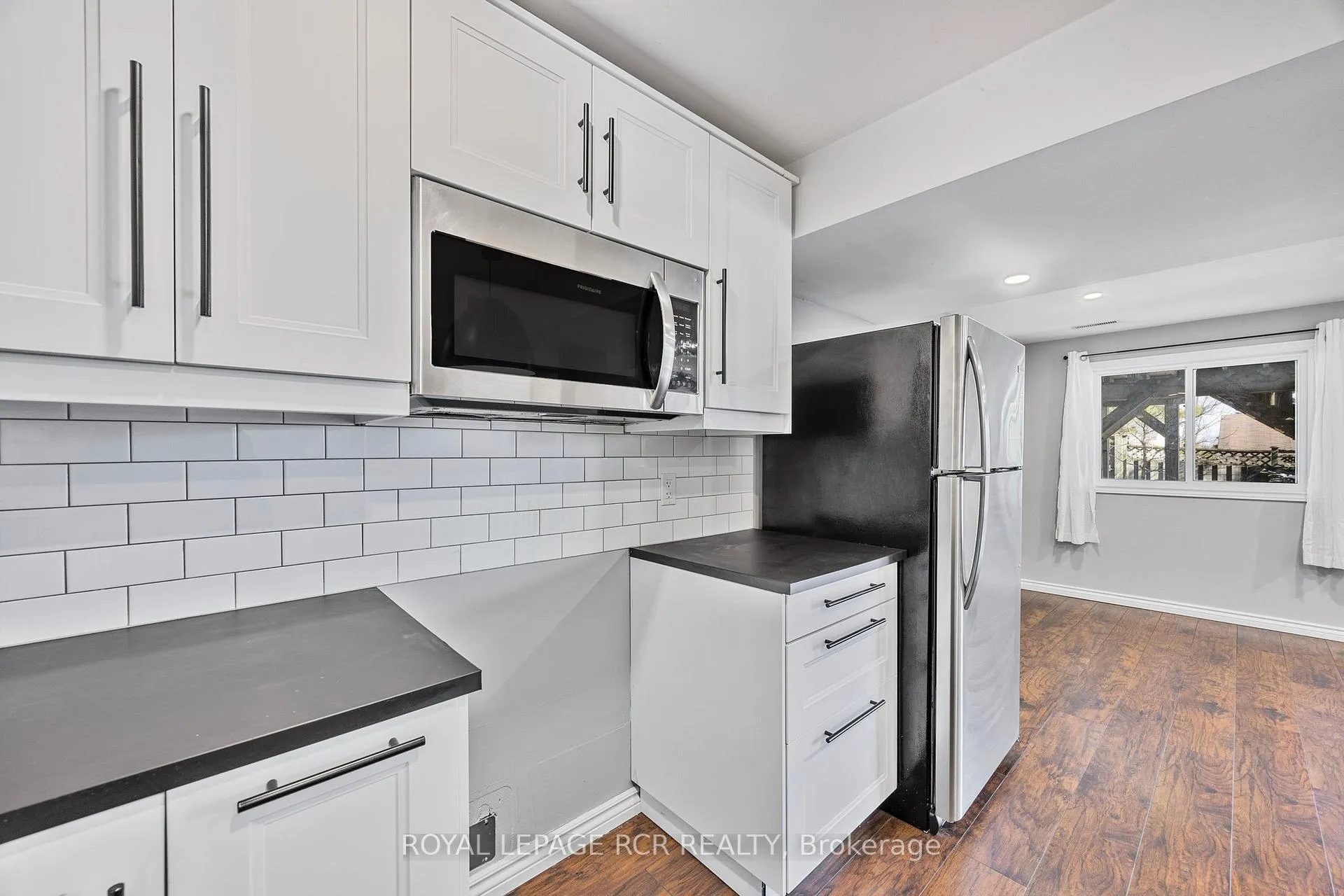 Photo 22 of 57 Browning Trail, Barrie, Letitia Heights — HOMEH