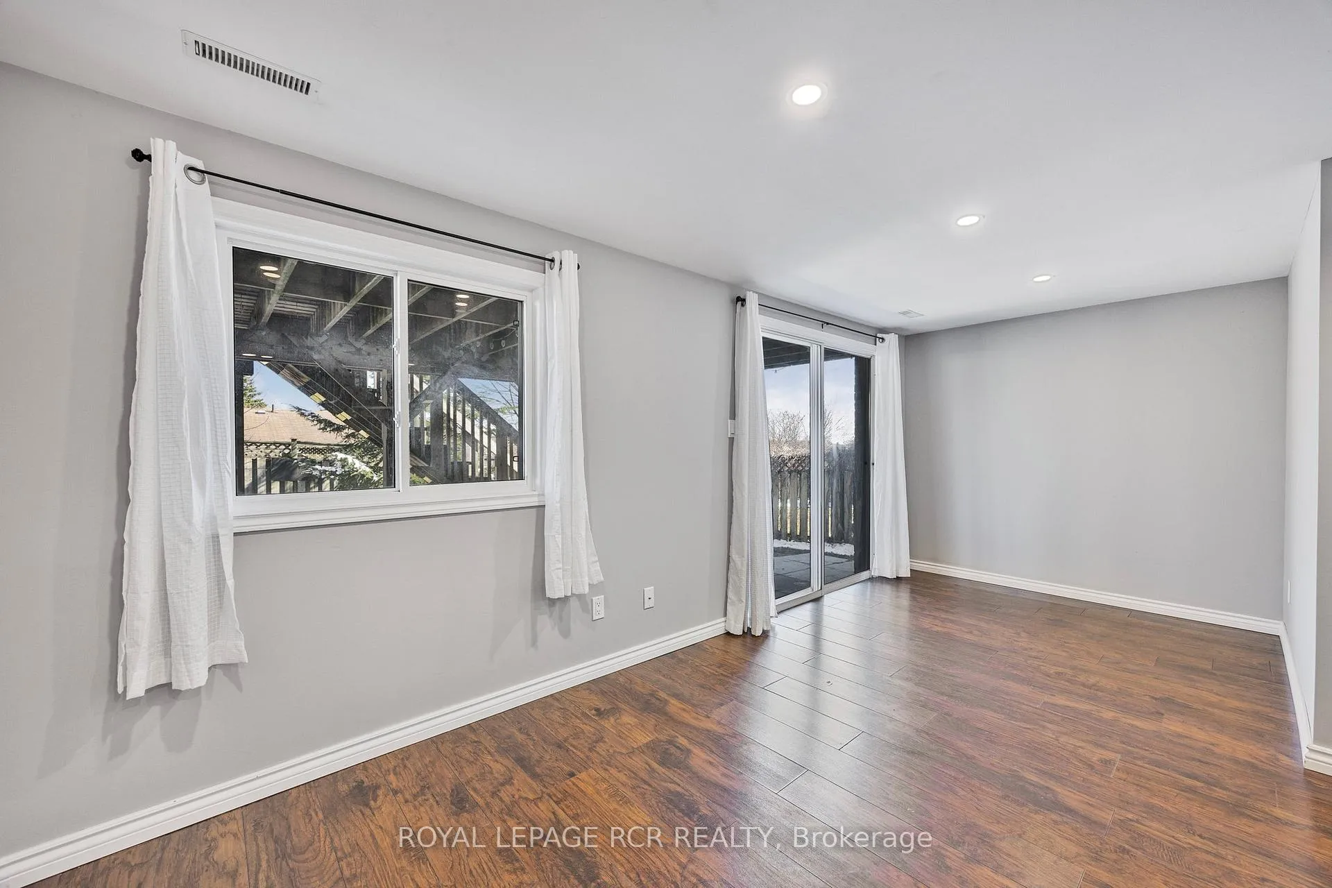 Photo 25 of 57 Browning Trail, Barrie, Letitia Heights — HOMEH