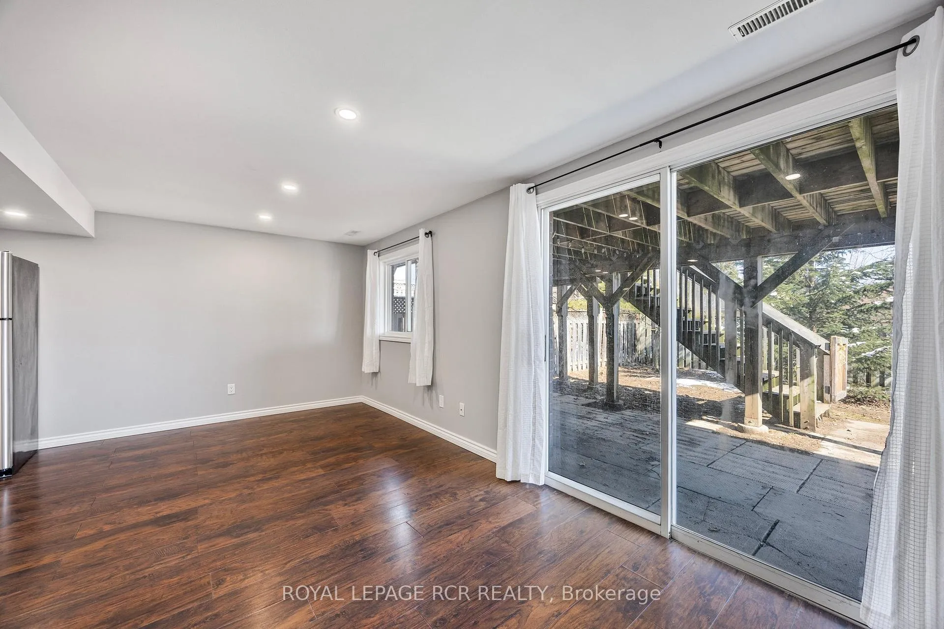 Photo 26 of 57 Browning Trail, Barrie, Letitia Heights — HOMEH