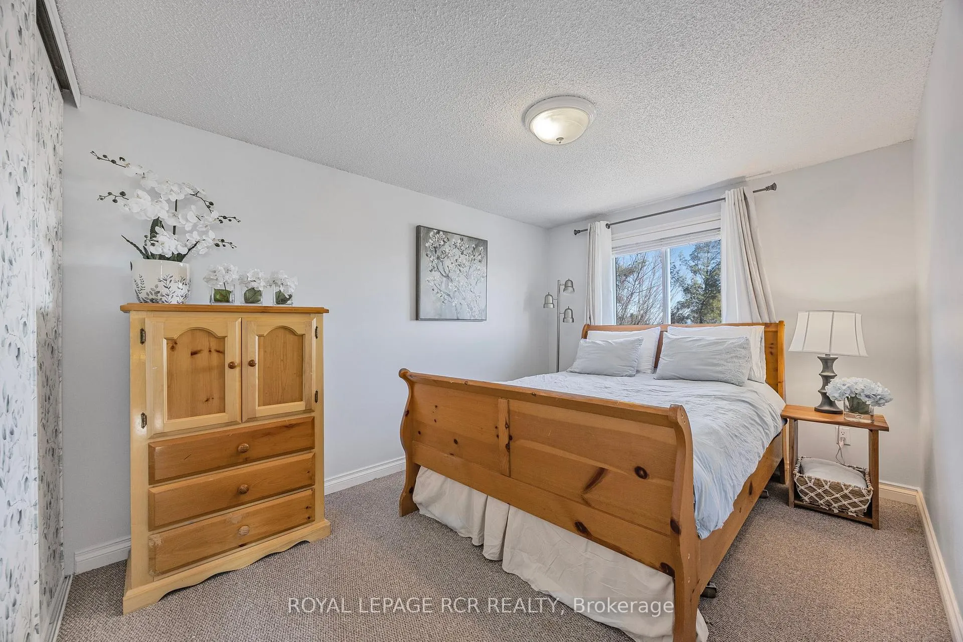 Photo 35 of 57 Browning Trail, Barrie, Letitia Heights — HOMEH