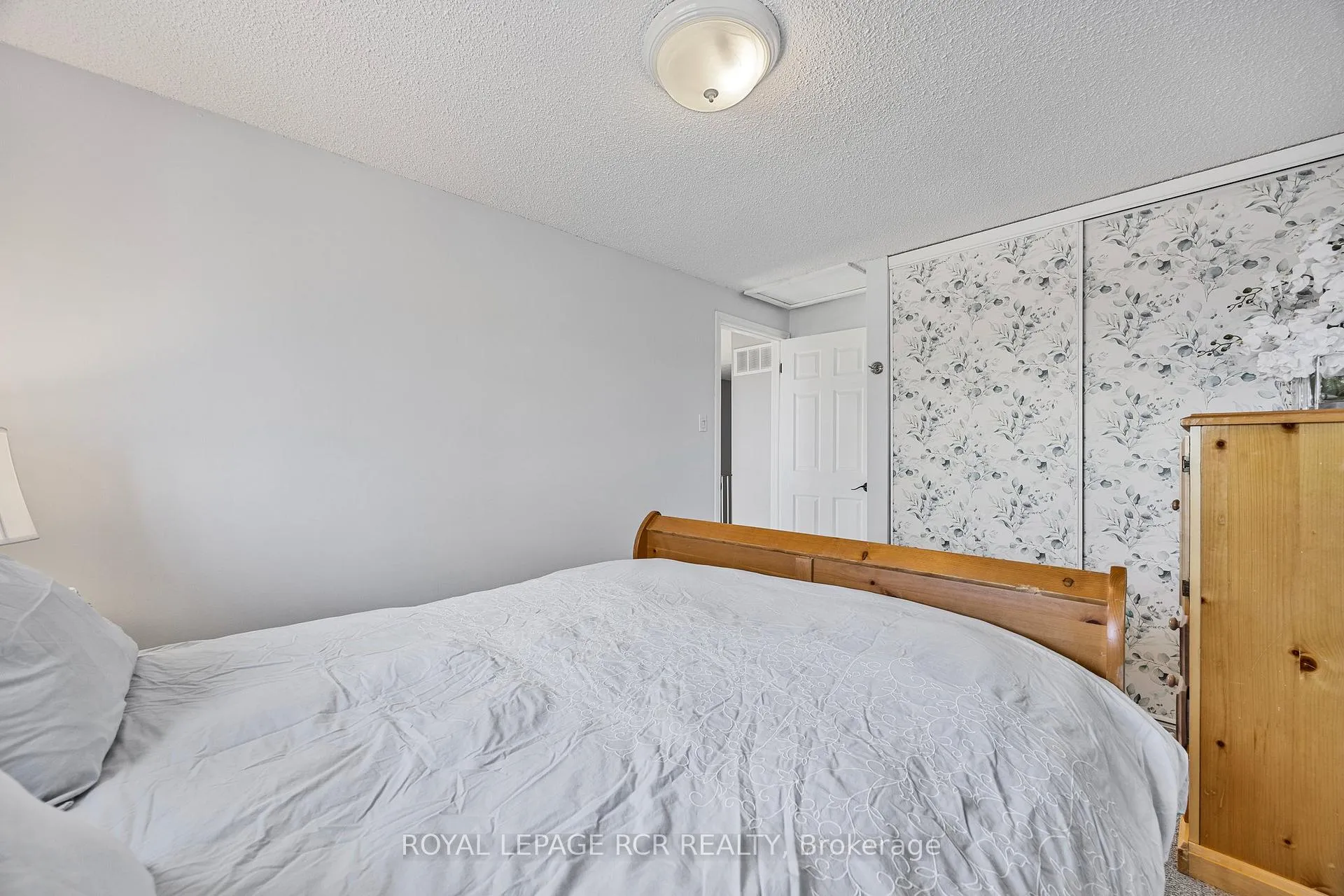 Photo 36 of 57 Browning Trail, Barrie, Letitia Heights — HOMEH