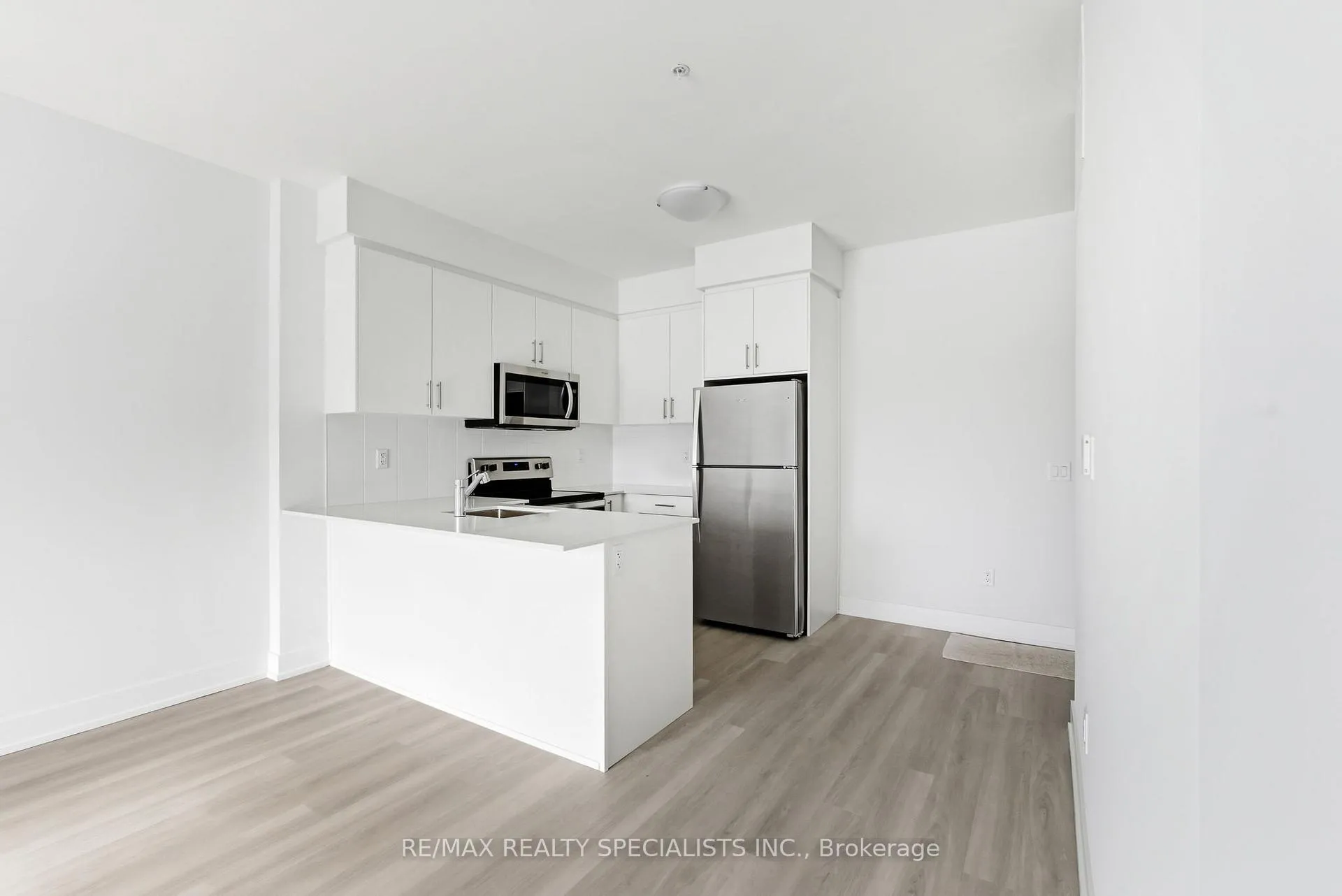 Photo 3 of Unit 516, 1100 Lackner Place, Kitchener — HOMEH