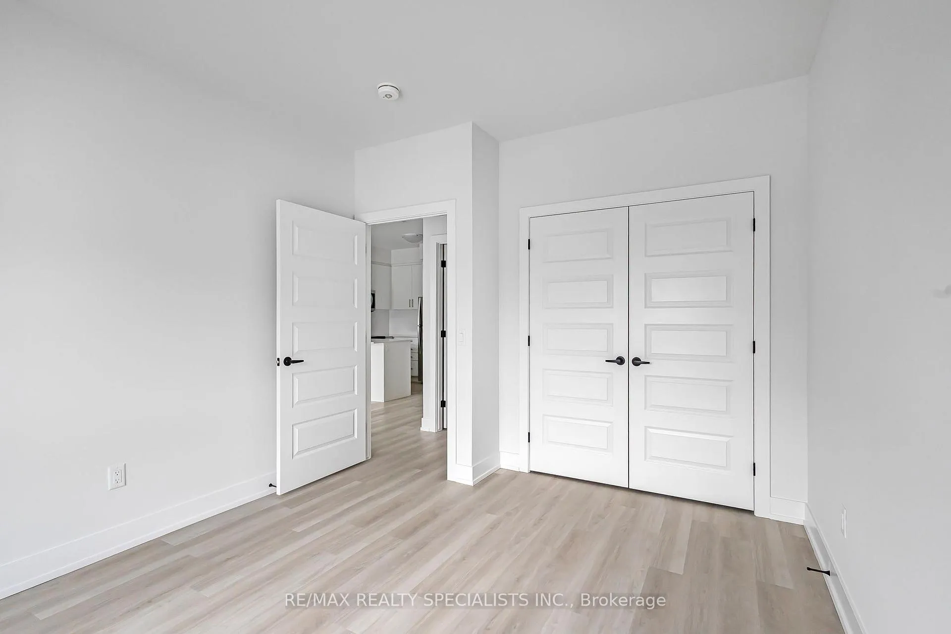 Photo 4 of Unit 516, 1100 Lackner Place, Kitchener — HOMEH